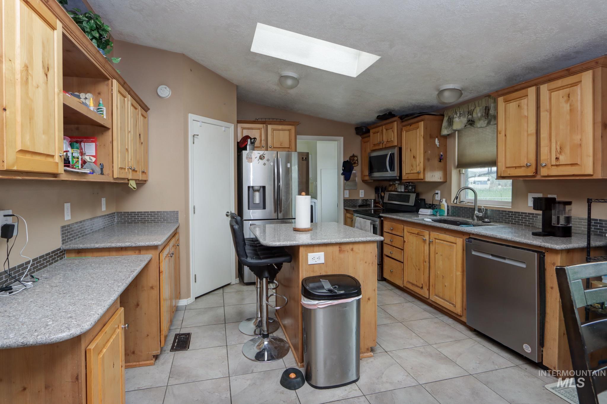 1583 Dustin Dr Property Photo 8