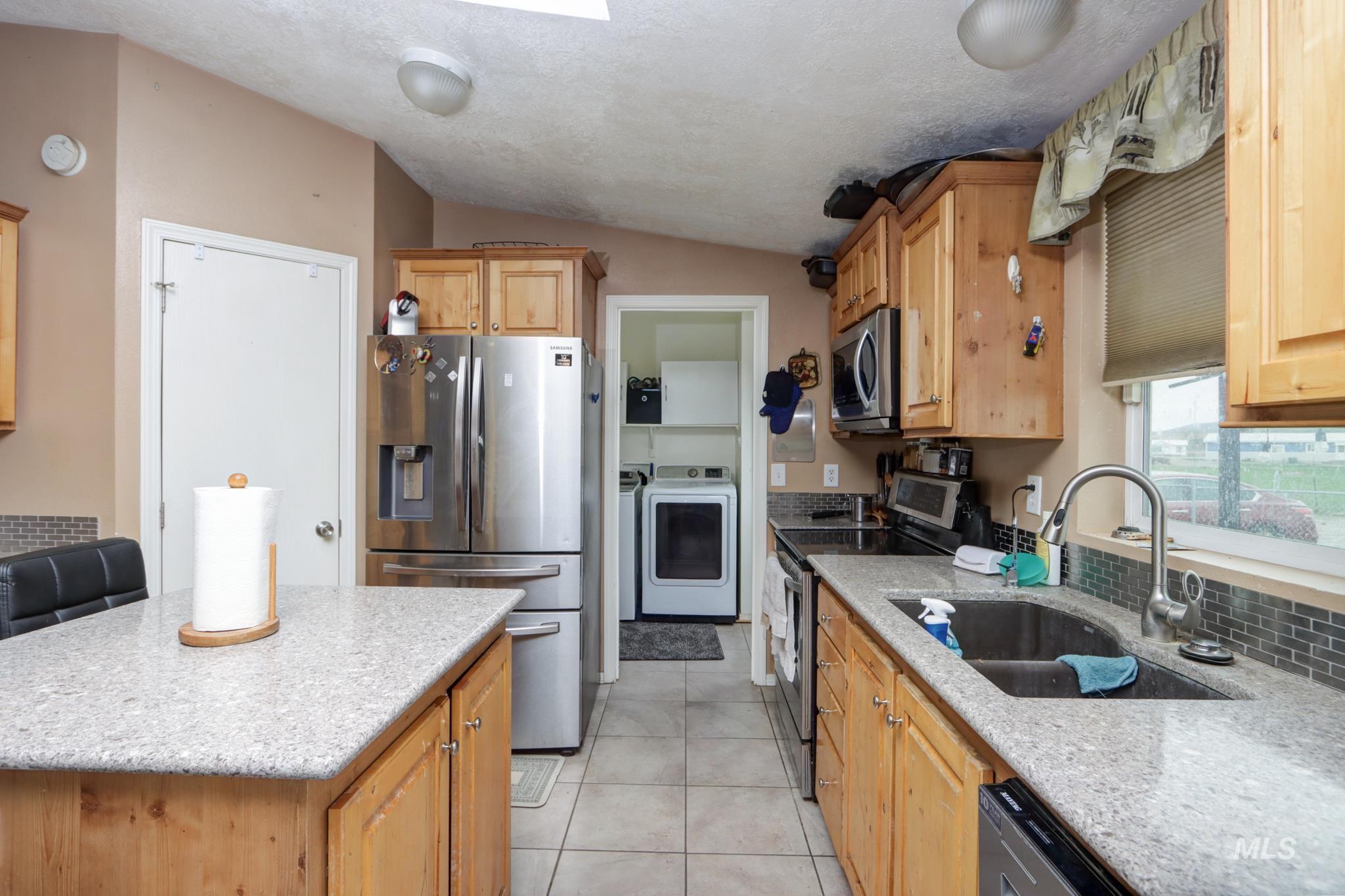 1583 Dustin Dr Property Photo 10