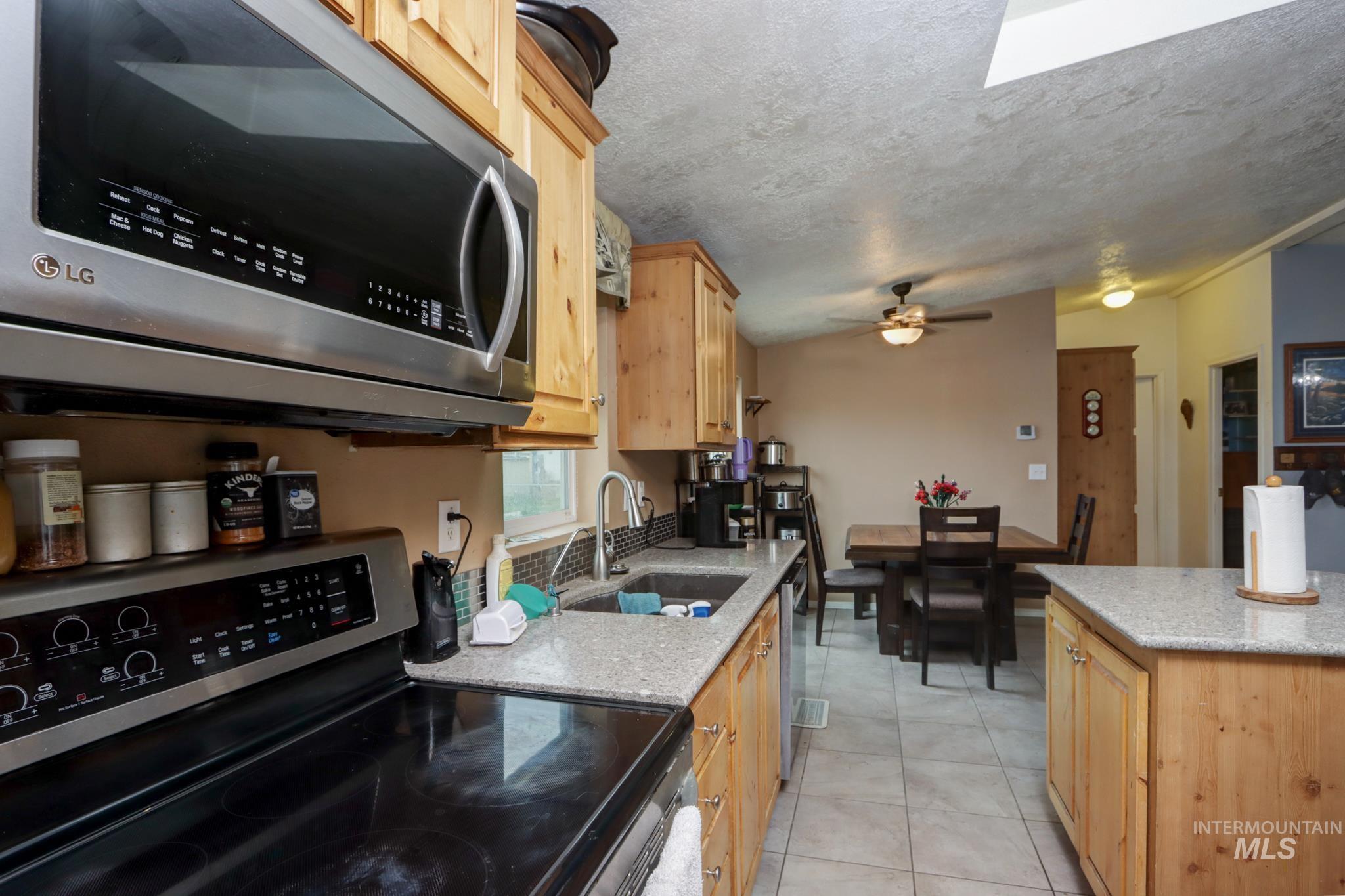 1583 Dustin Dr Property Photo 13