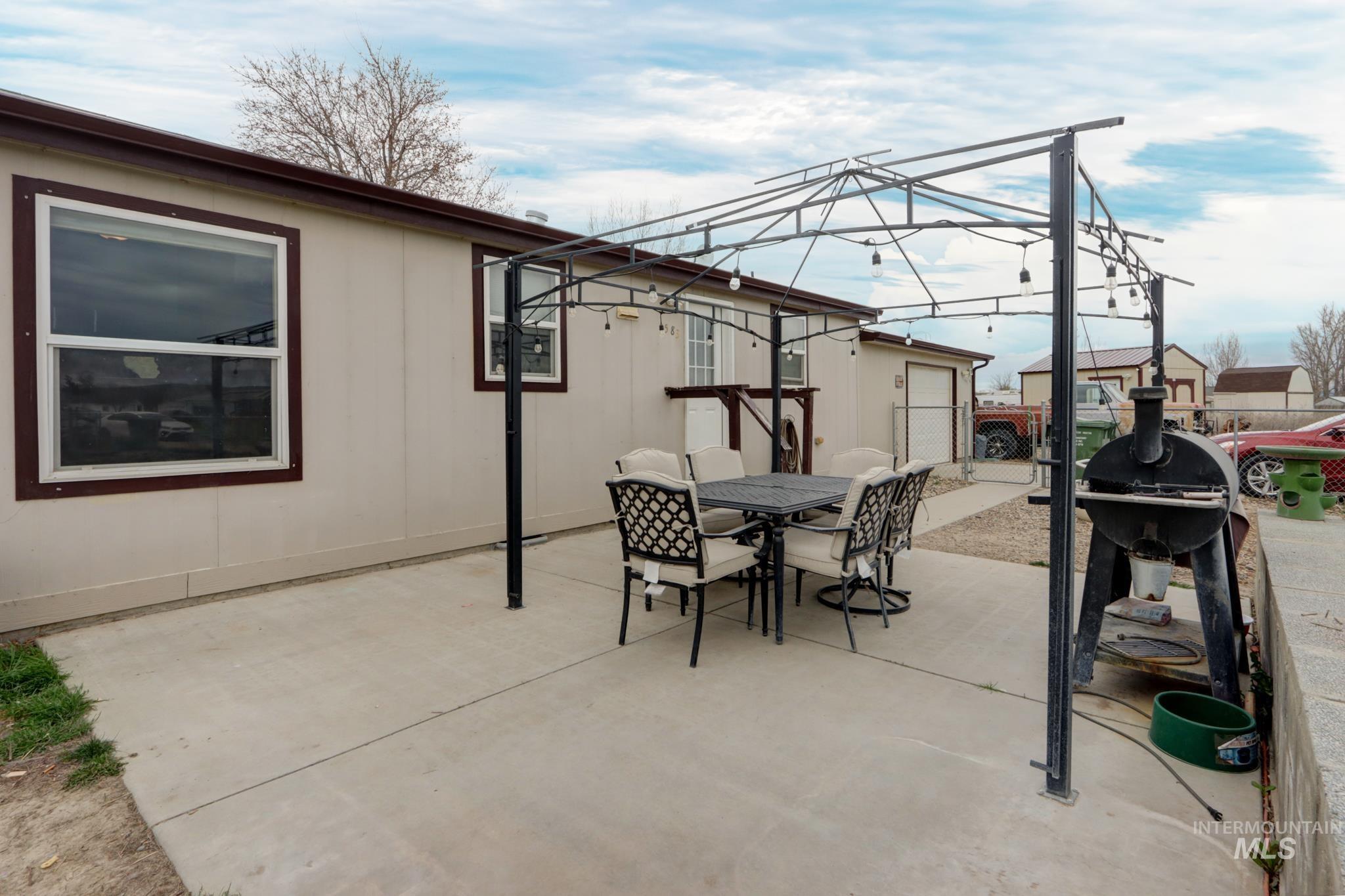 1583 Dustin Dr Property Photo 28