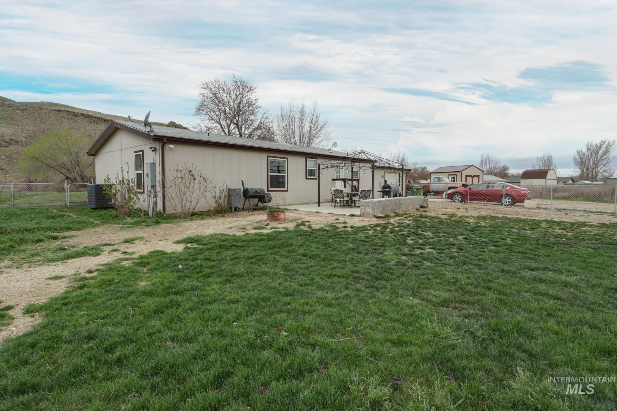 1583 Dustin Dr Property Photo 34