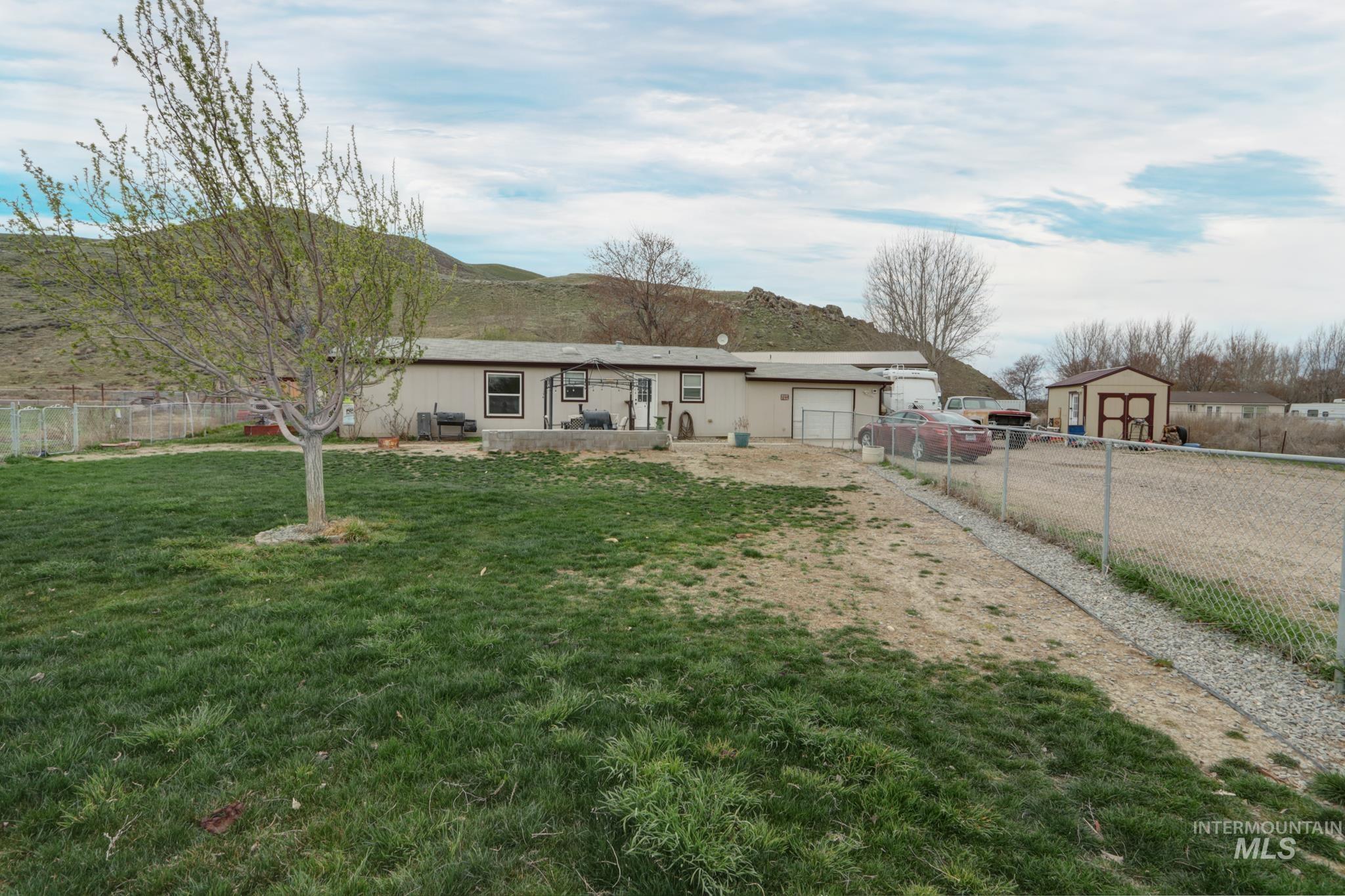 1583 Dustin Dr Property Photo 35