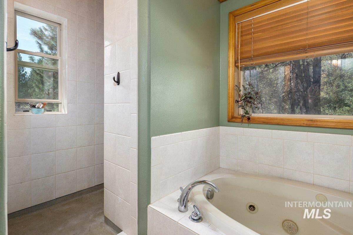 10 Scriver Creek Rd Property Photo 16