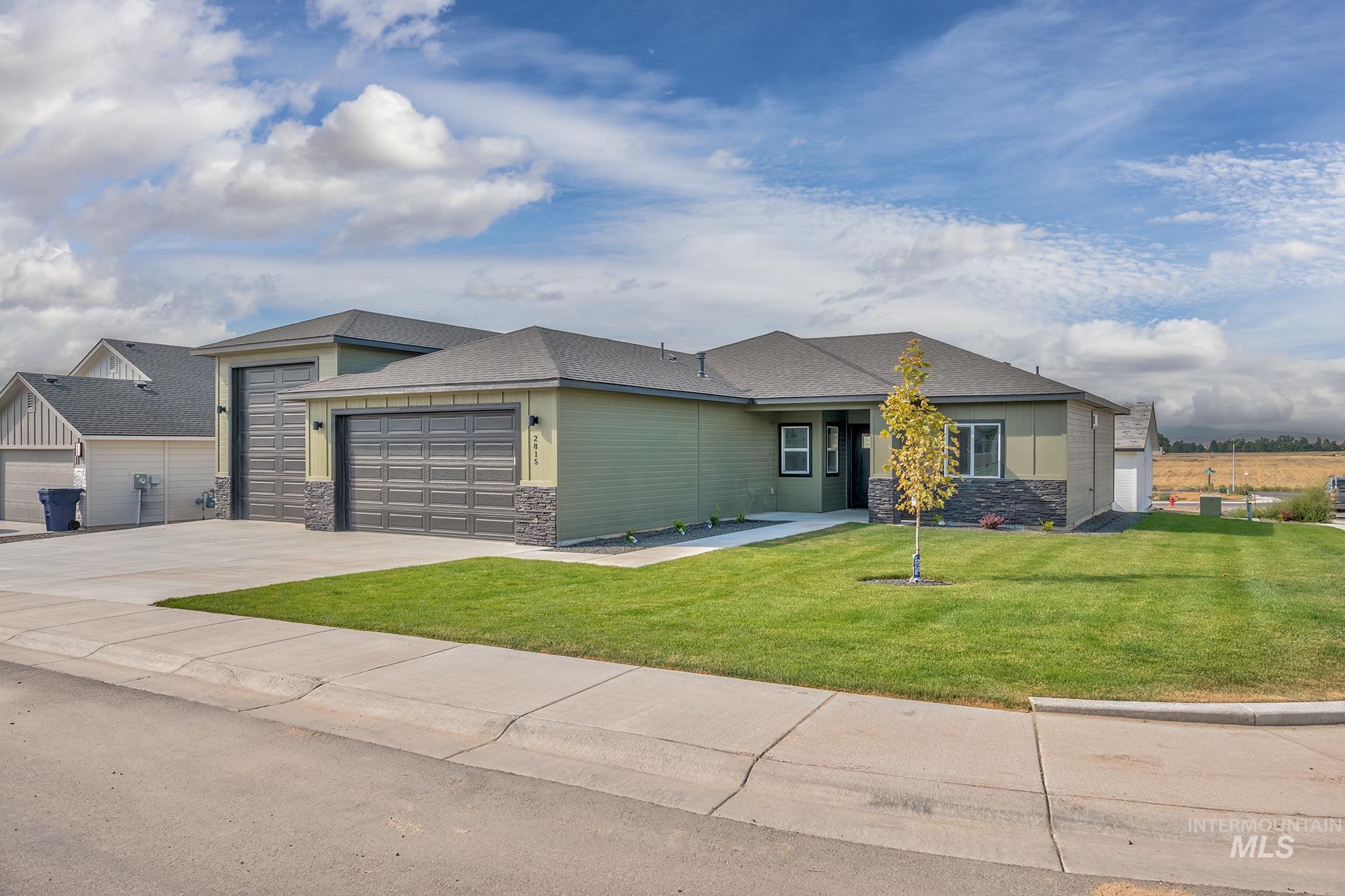 2815 Cypress Point Property Photo 1