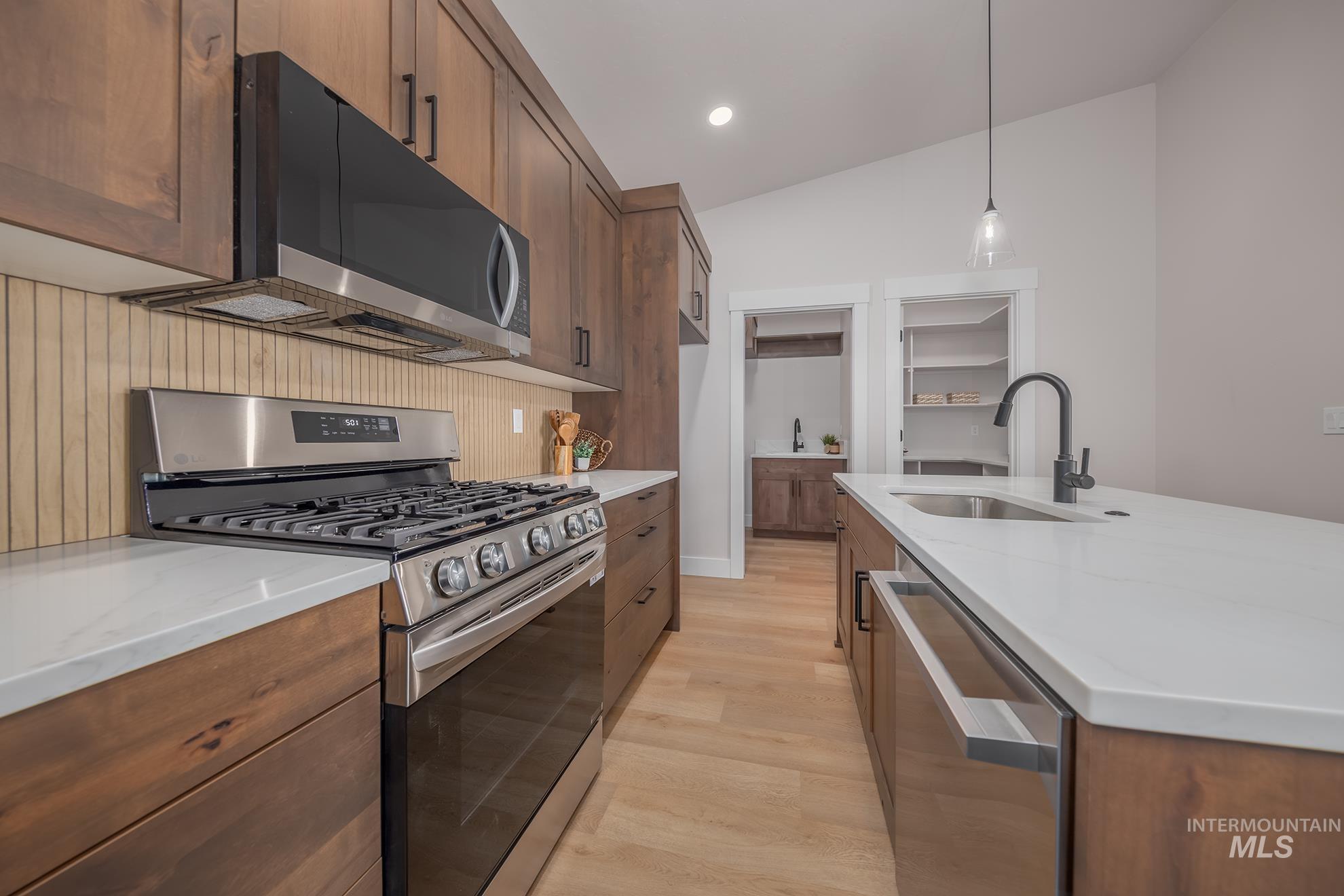 2815 Cypress Point Property Photo 4