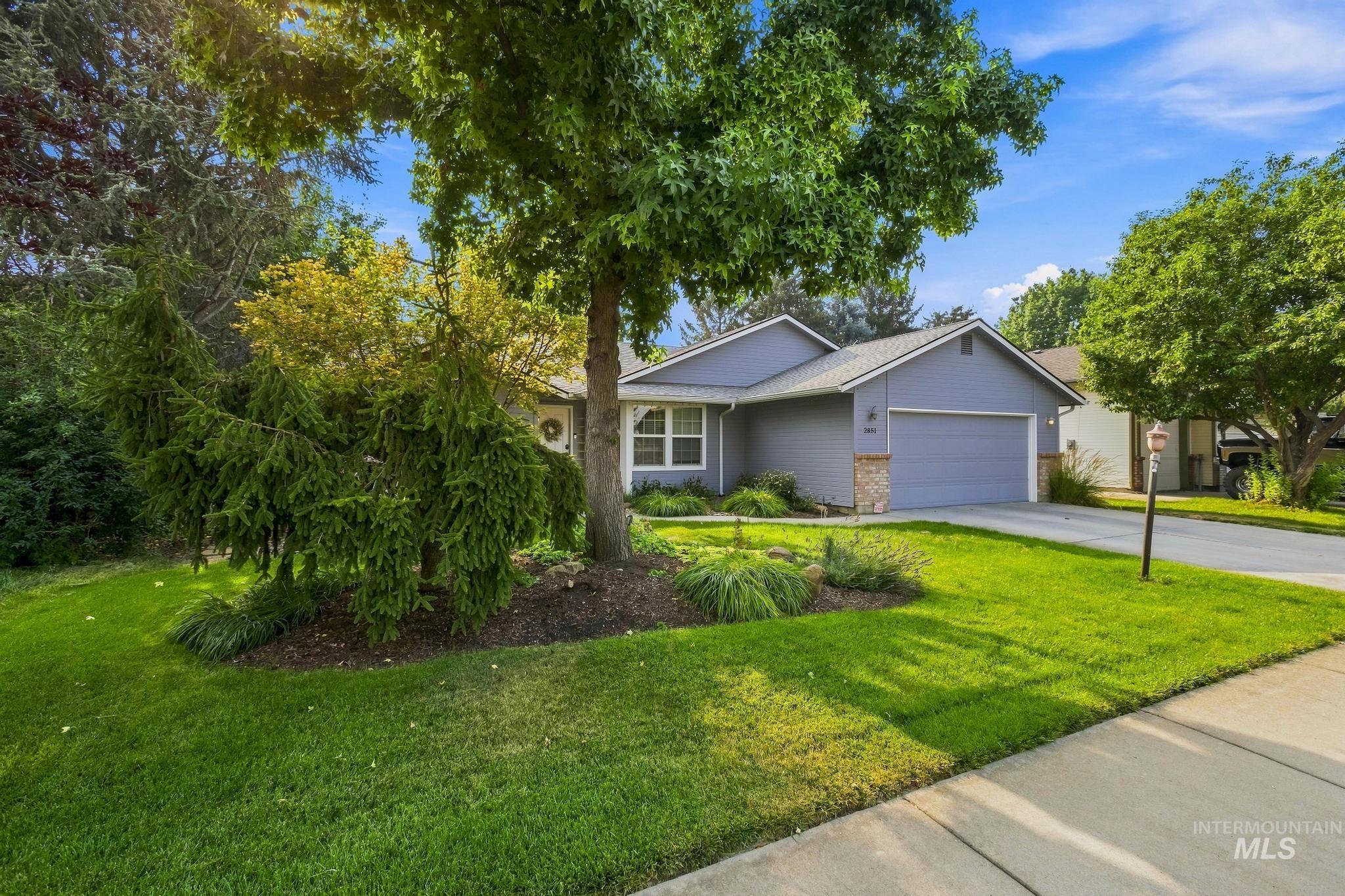 2851 N Camden Place Property Photo 4