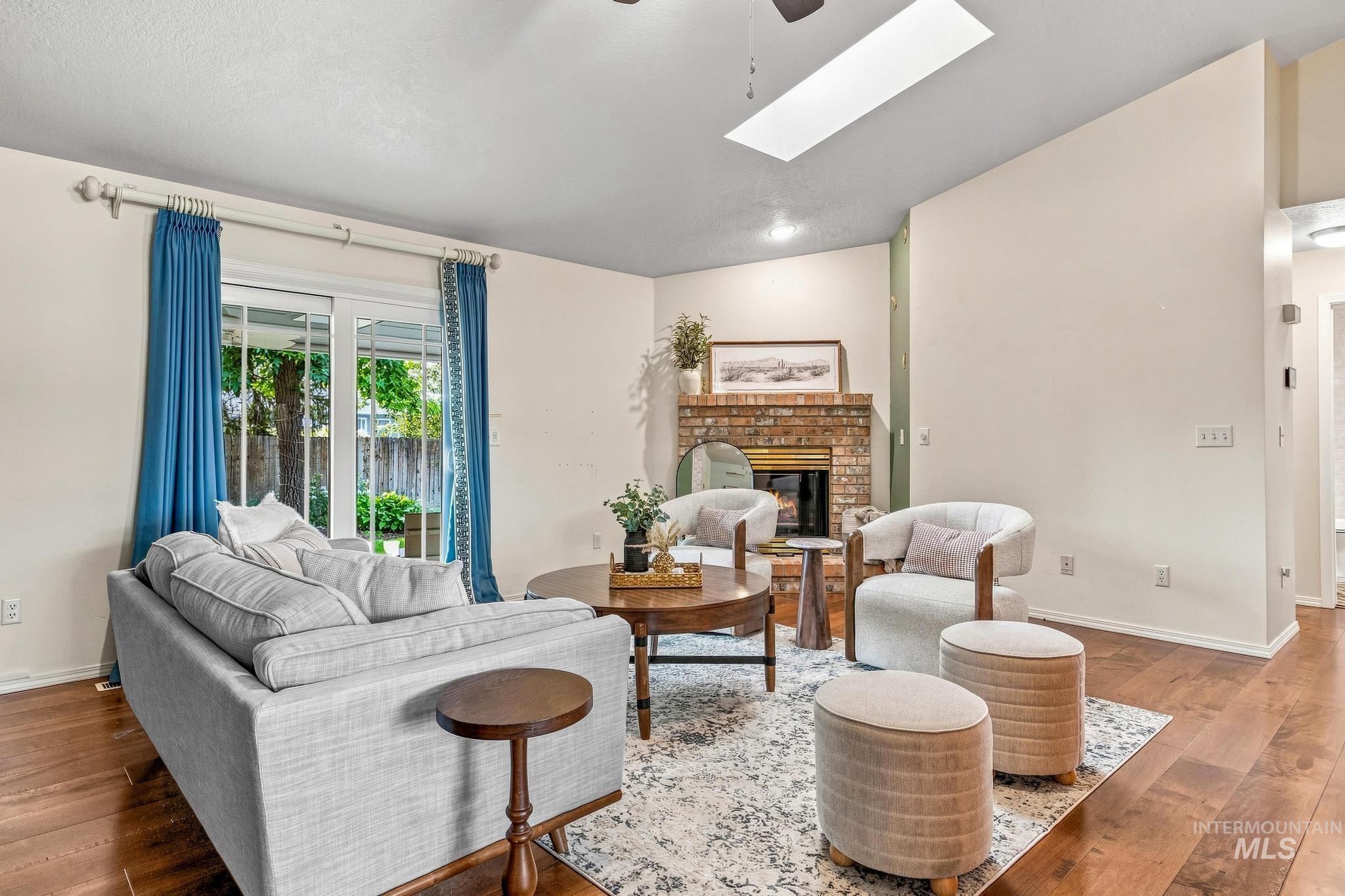 2851 N Camden Place Property Photo 10