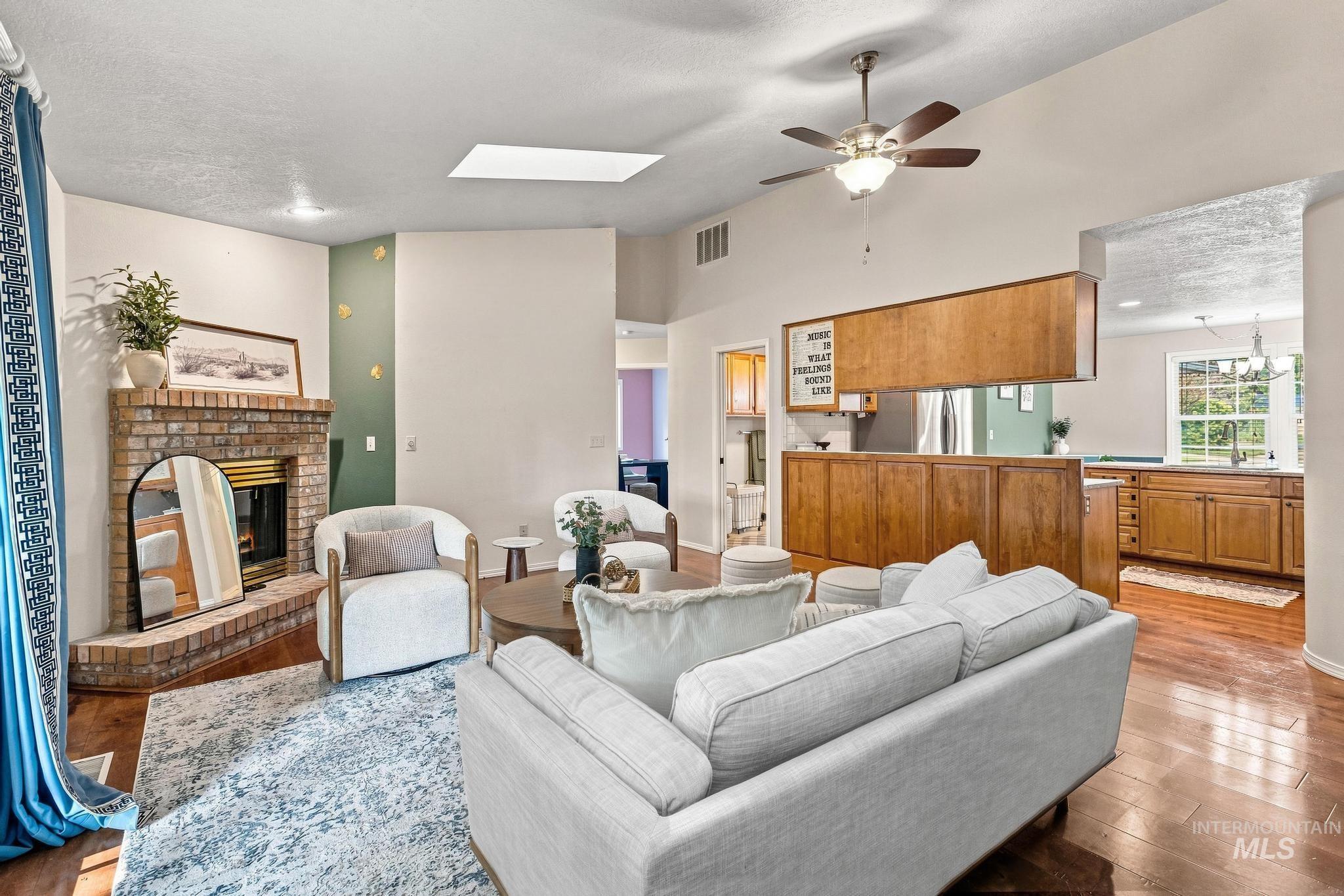2851 N Camden Place Property Photo 12