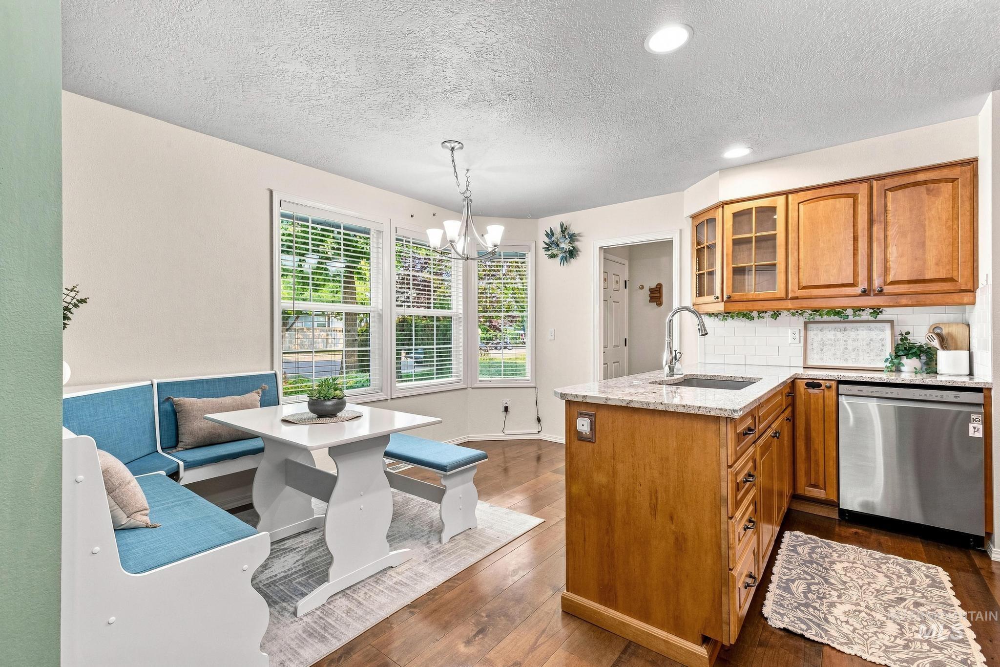 2851 N Camden Place Property Photo 16