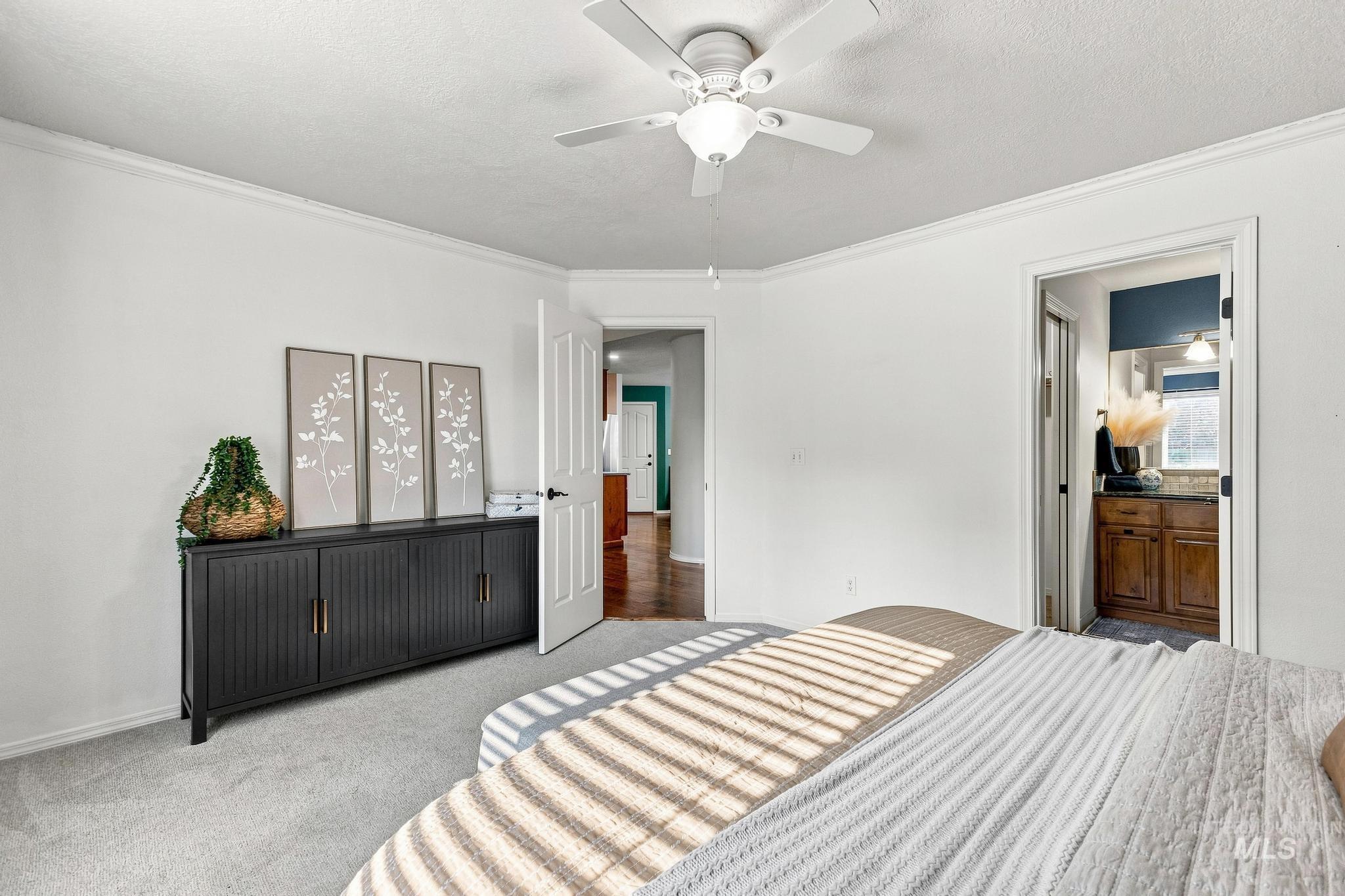 2851 N Camden Place Property Photo 19