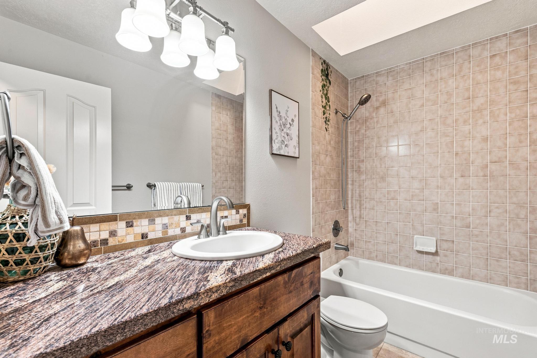 2851 N Camden Place Property Photo 28