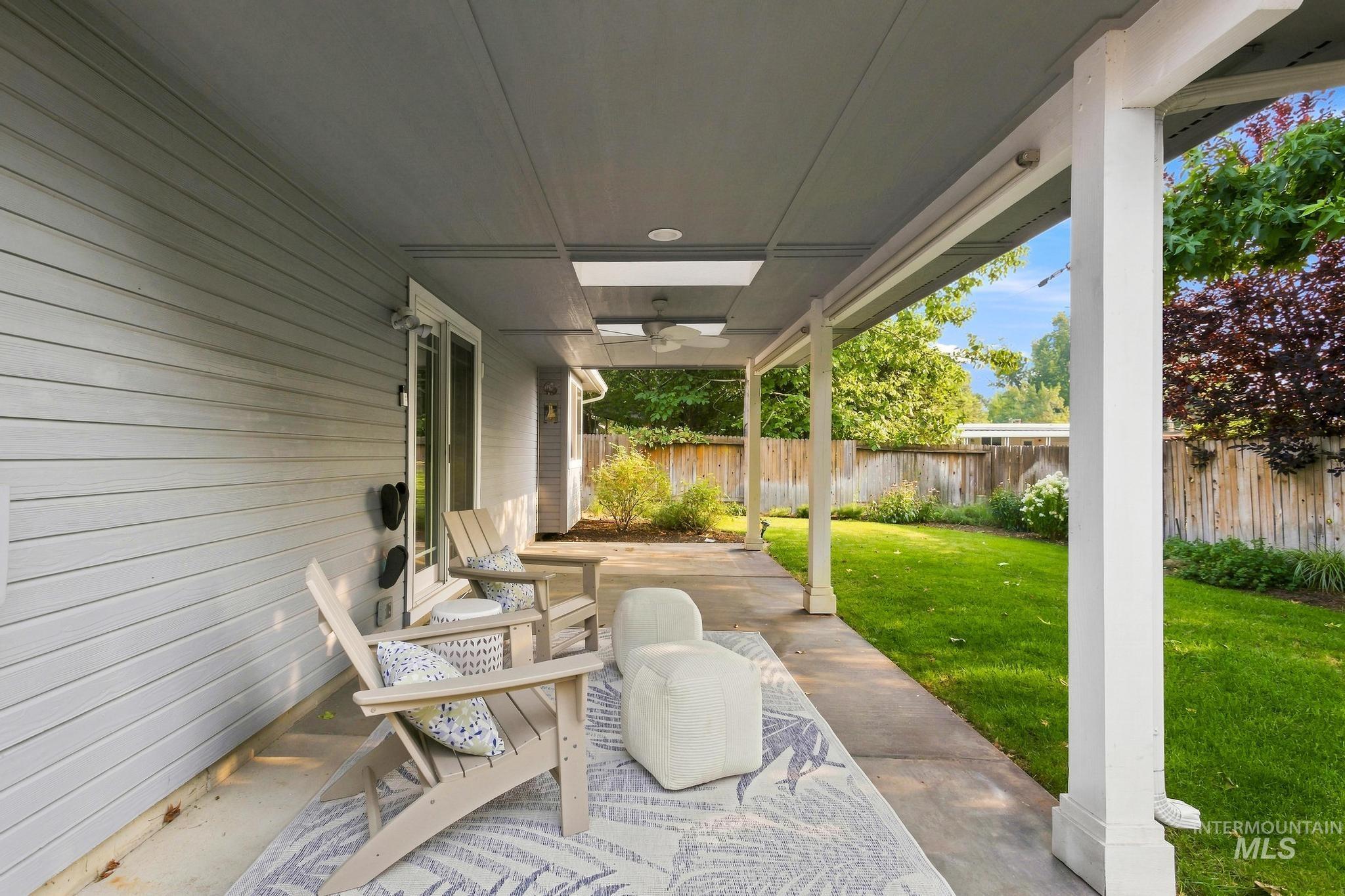2851 N Camden Place Property Photo 31