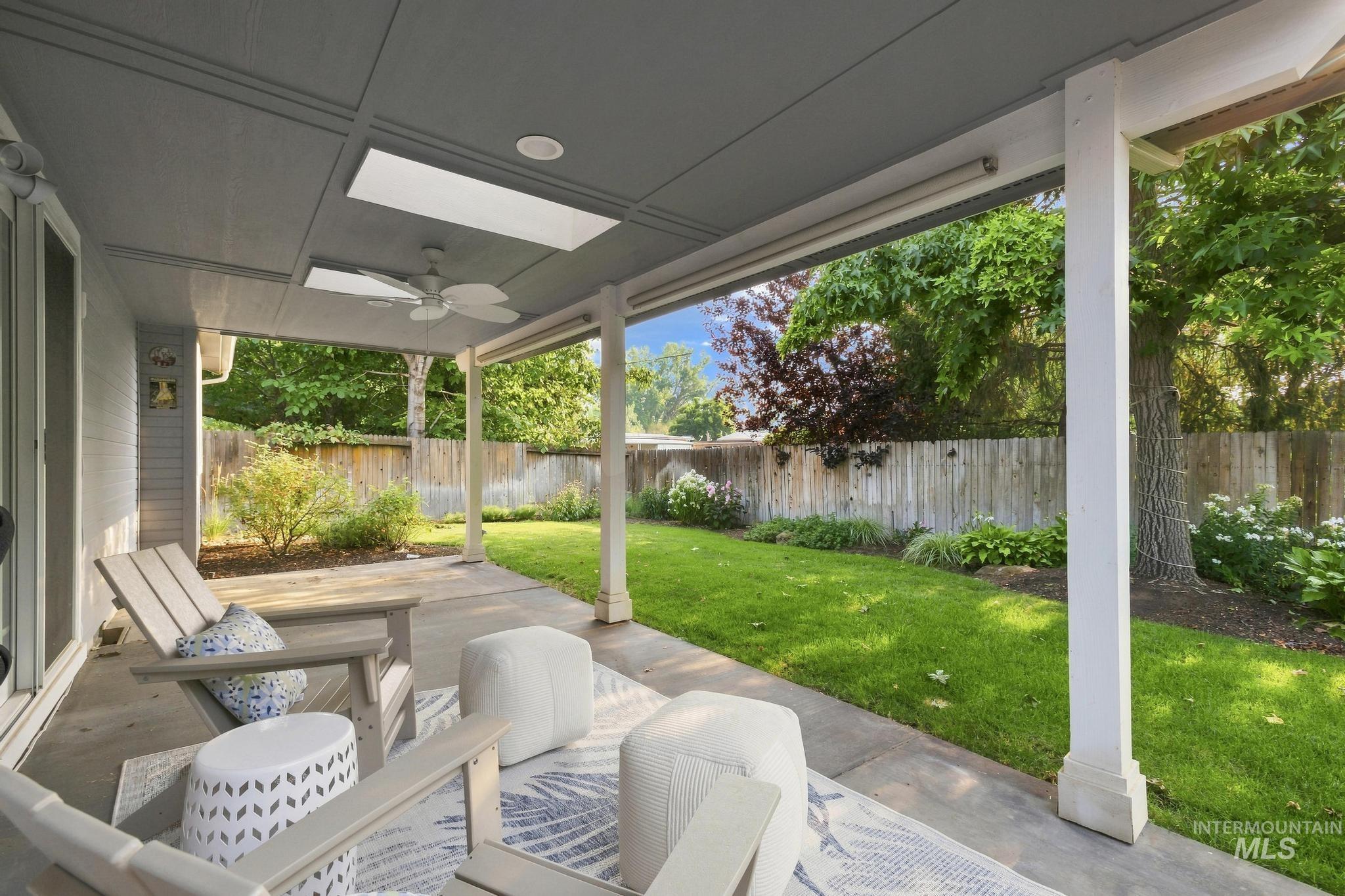 2851 N Camden Place Property Photo 32