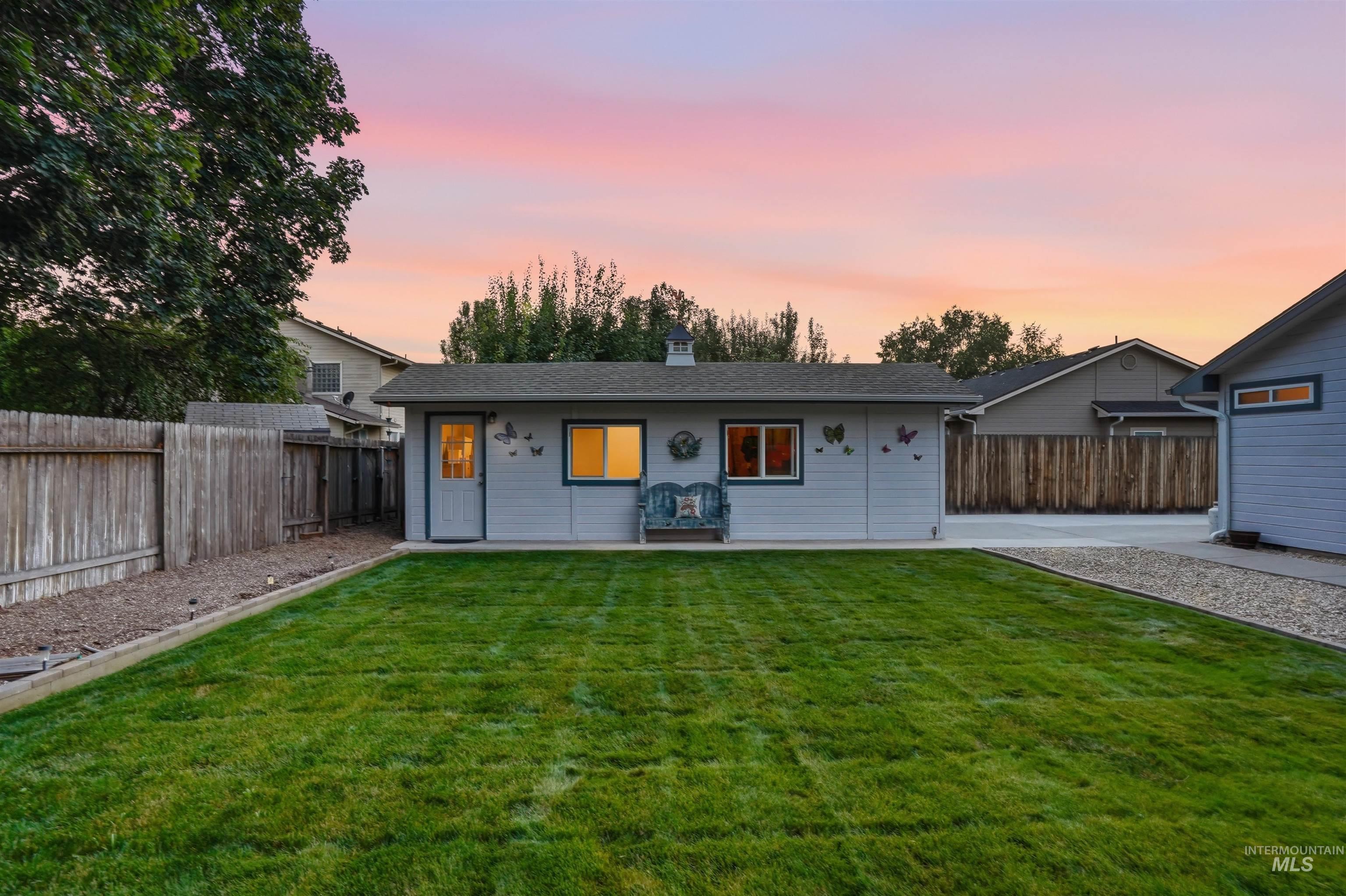 1925 E Challis Dr Property Photo 33