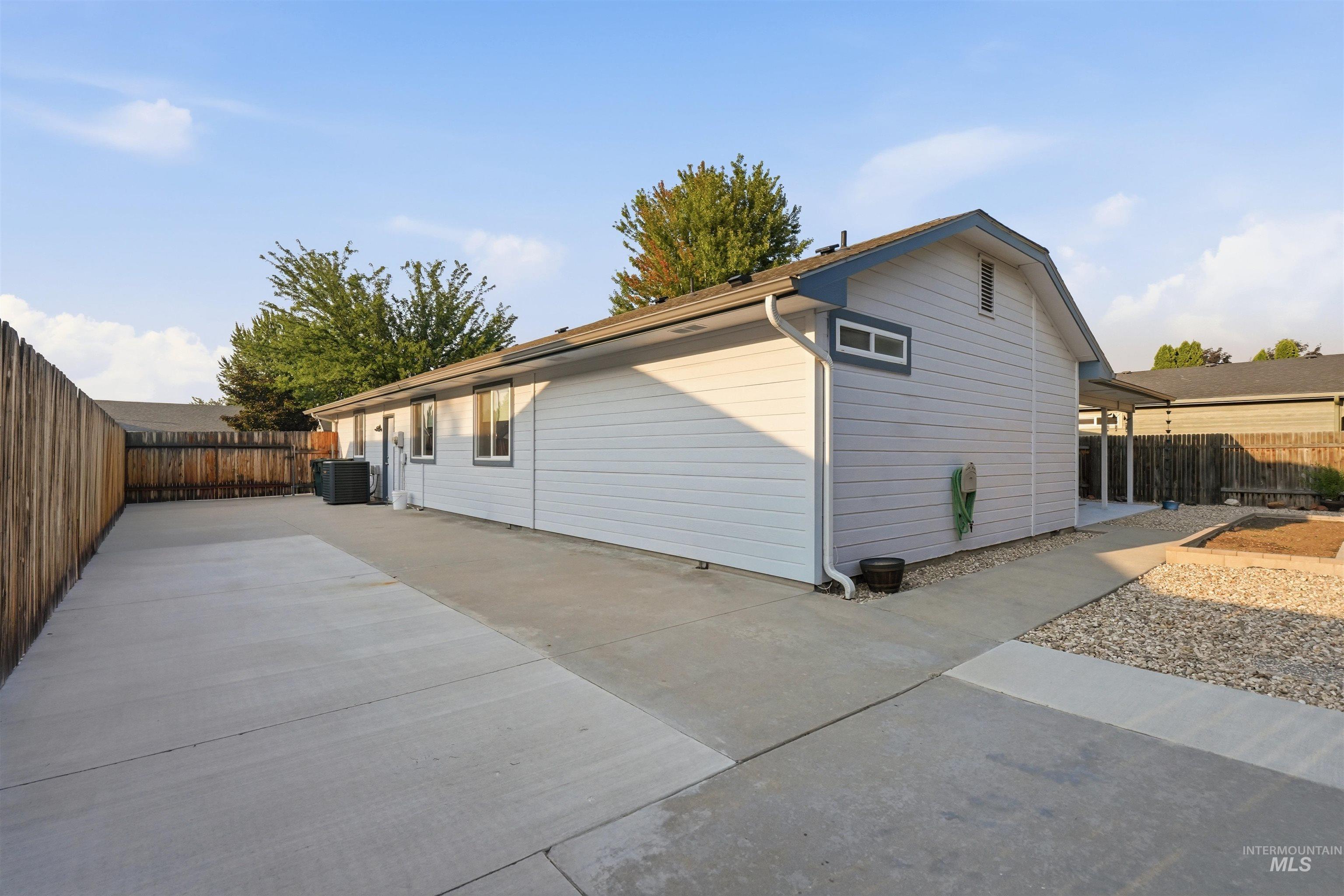 1925 E Challis Dr Property Photo 36