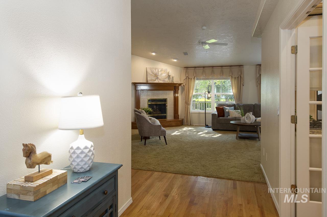 1409 S Middle Creek Ct Property Photo 4