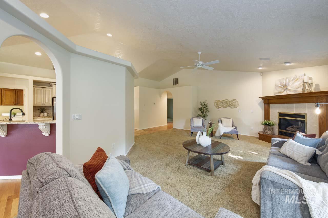 1409 S Middle Creek Ct Property Photo 15