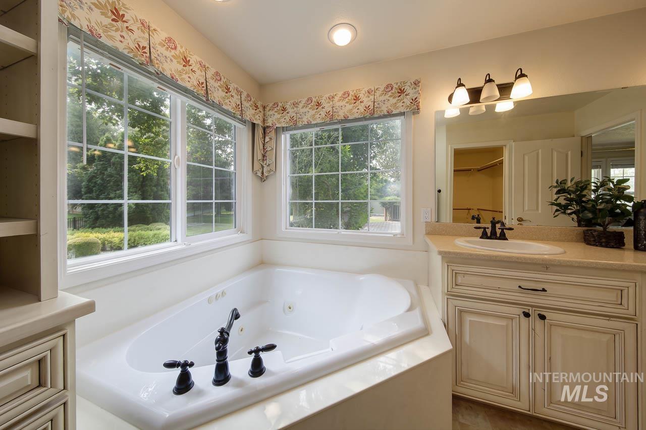 1409 S Middle Creek Ct Property Photo 26