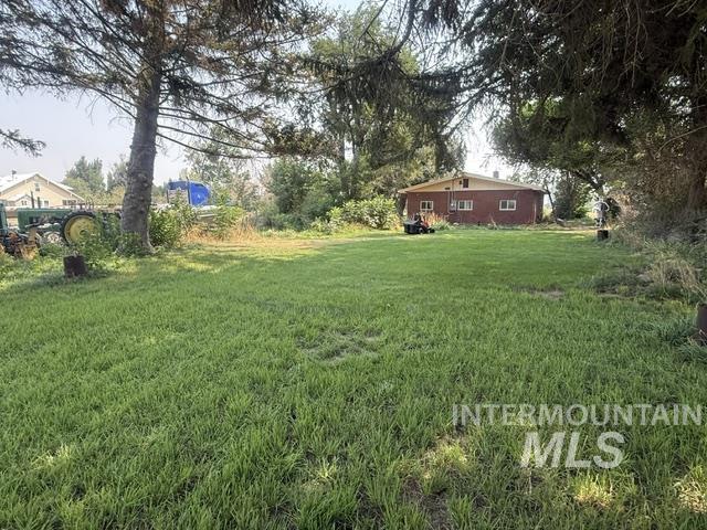 377 S Davis Rd Property Photo 4