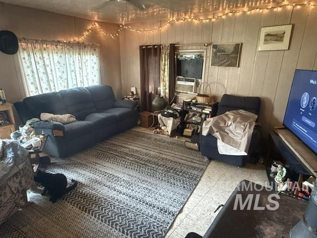 377 S Davis Rd Property Photo 9