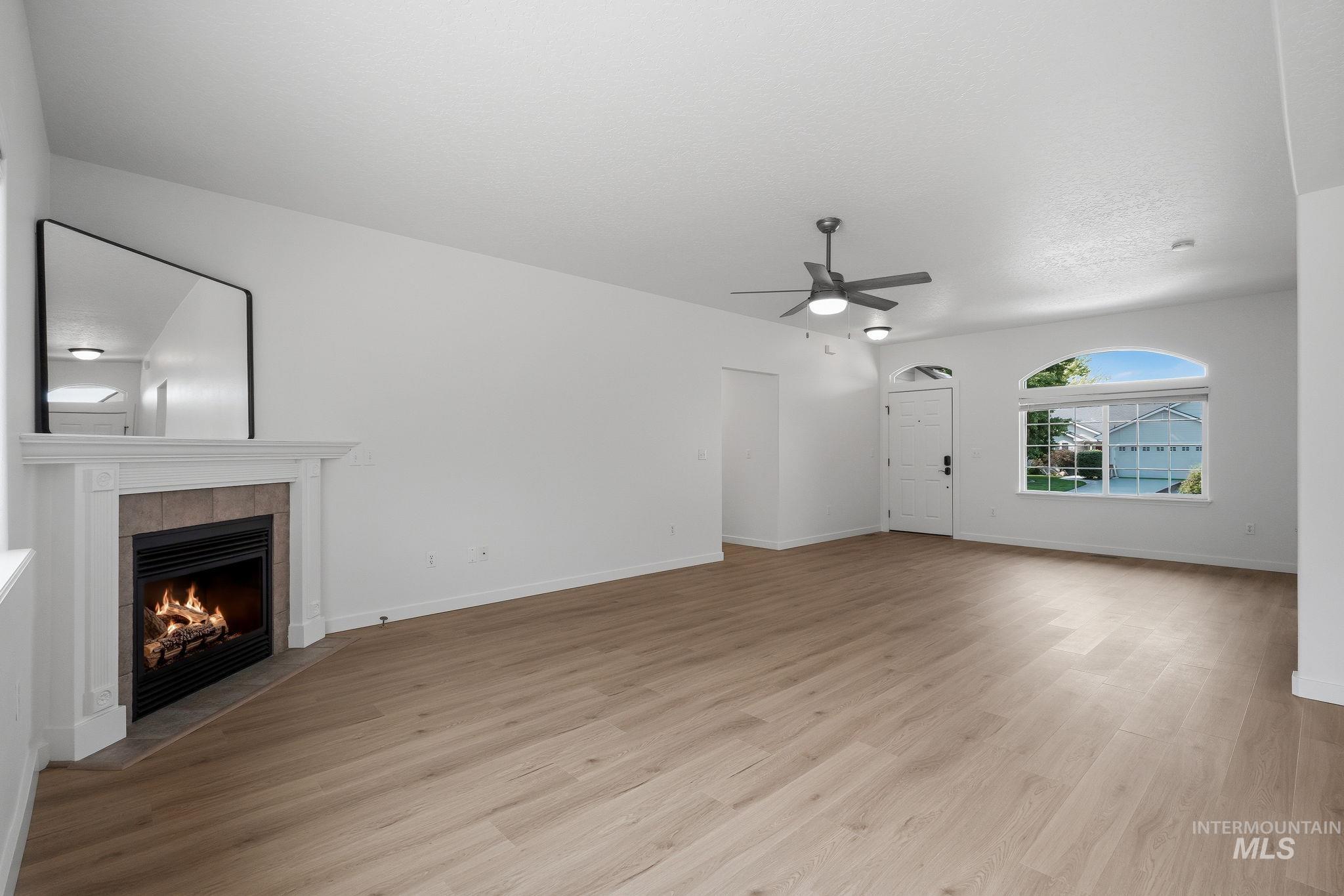 3218 S Jupiter Avenue Property Photo 4