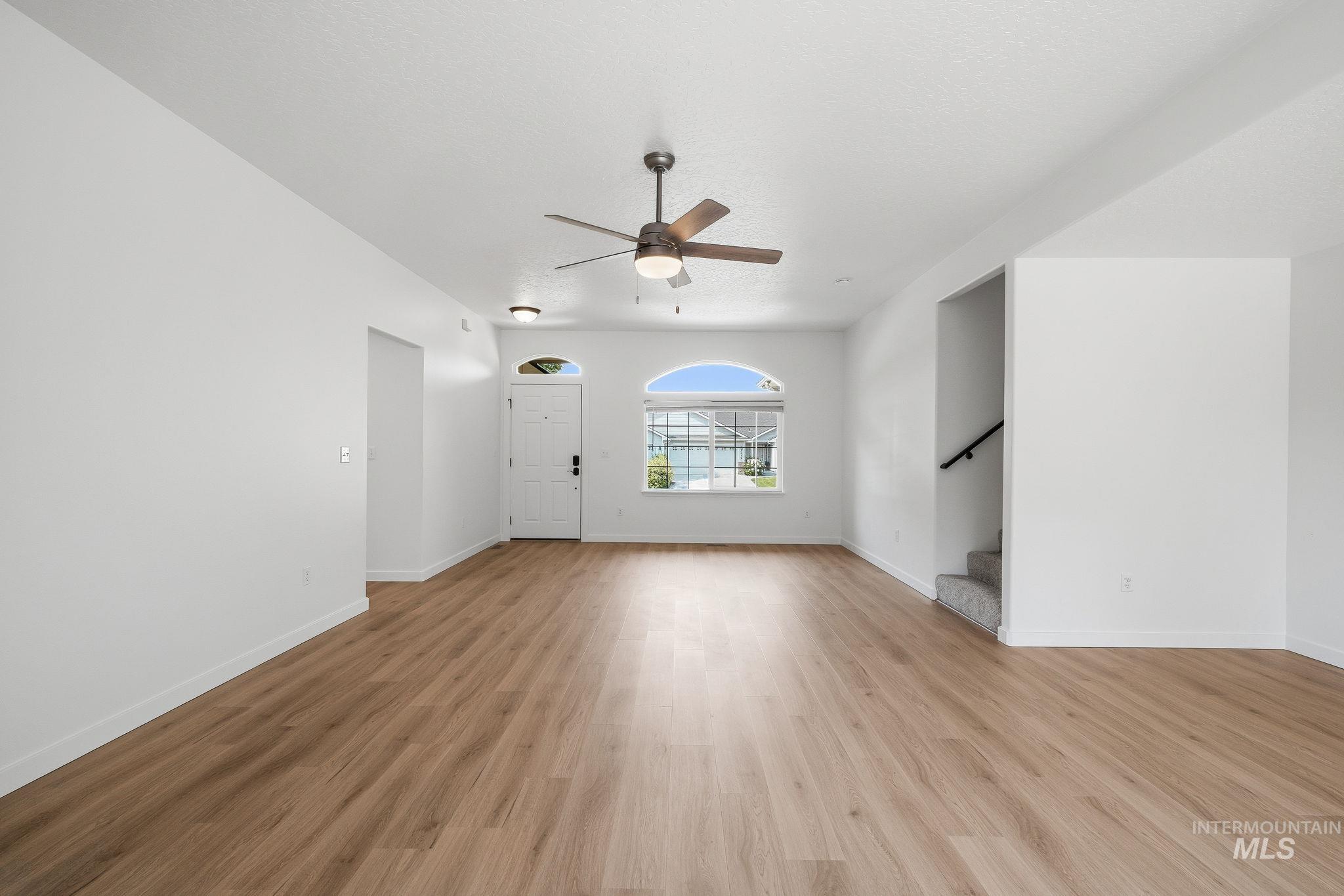 3218 S Jupiter Avenue Property Photo 8