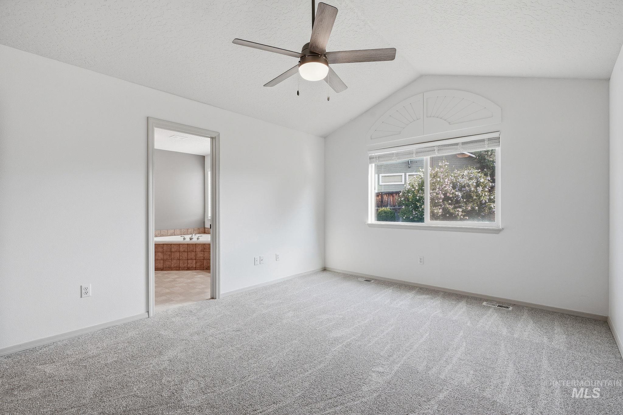 3218 S Jupiter Avenue Property Photo 23