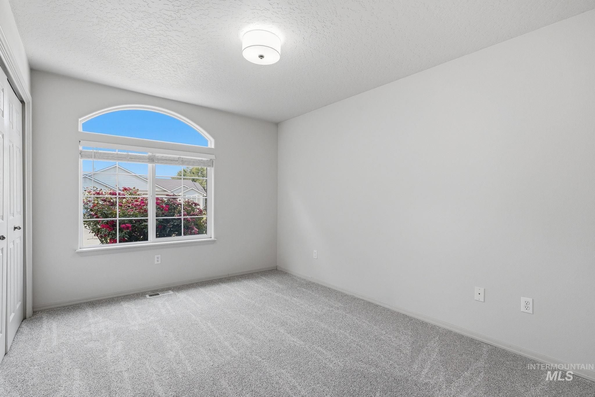 3218 S Jupiter Avenue Property Photo 33