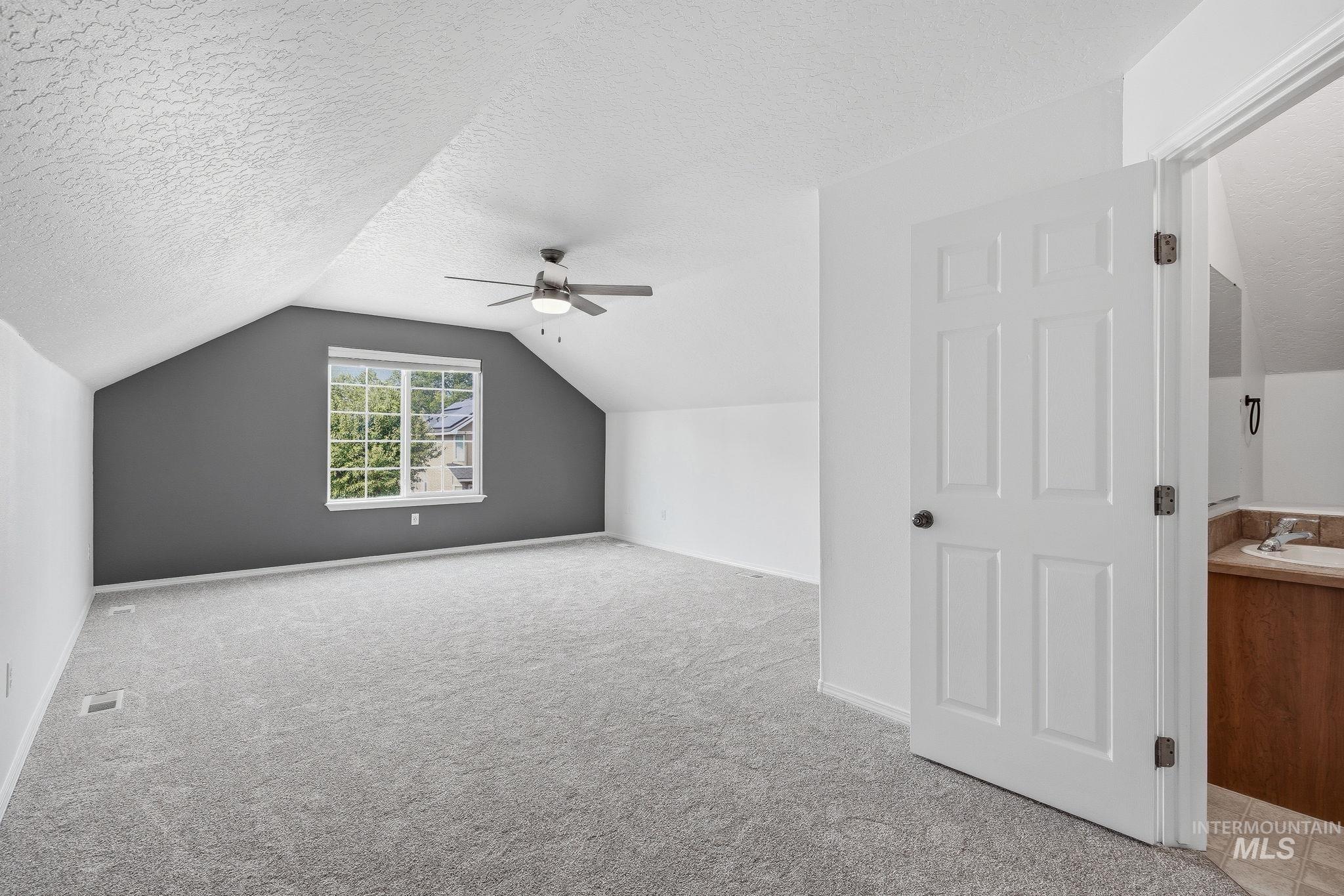 3218 S Jupiter Avenue Property Photo 38