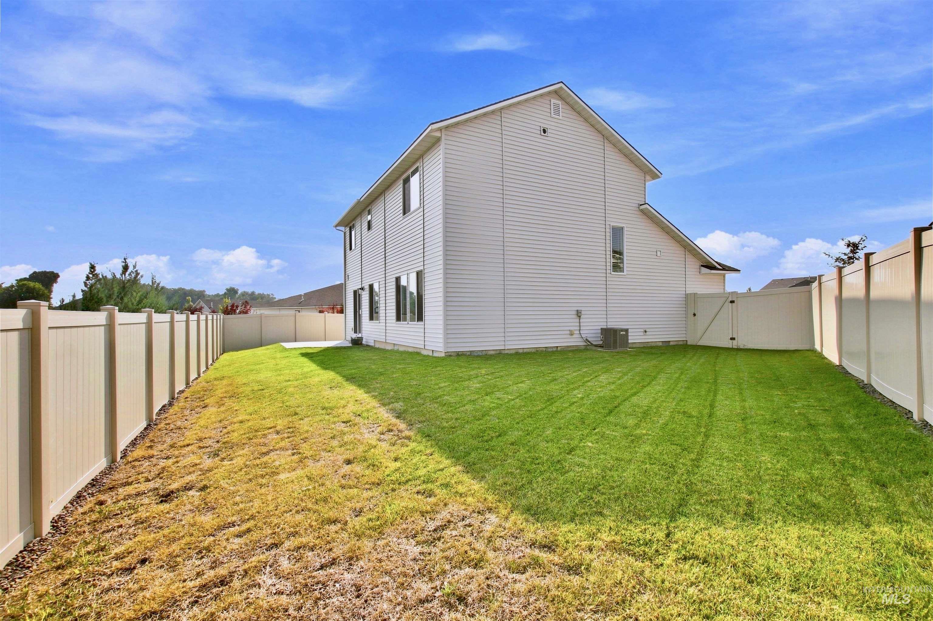 12352 Nantes Ct Property Photo 6