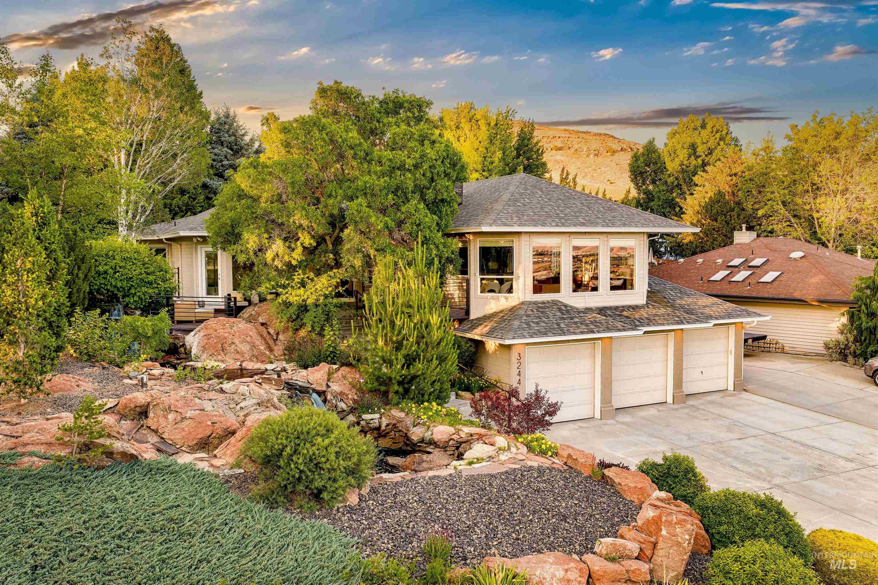 3244 E Boulder Heights Drive