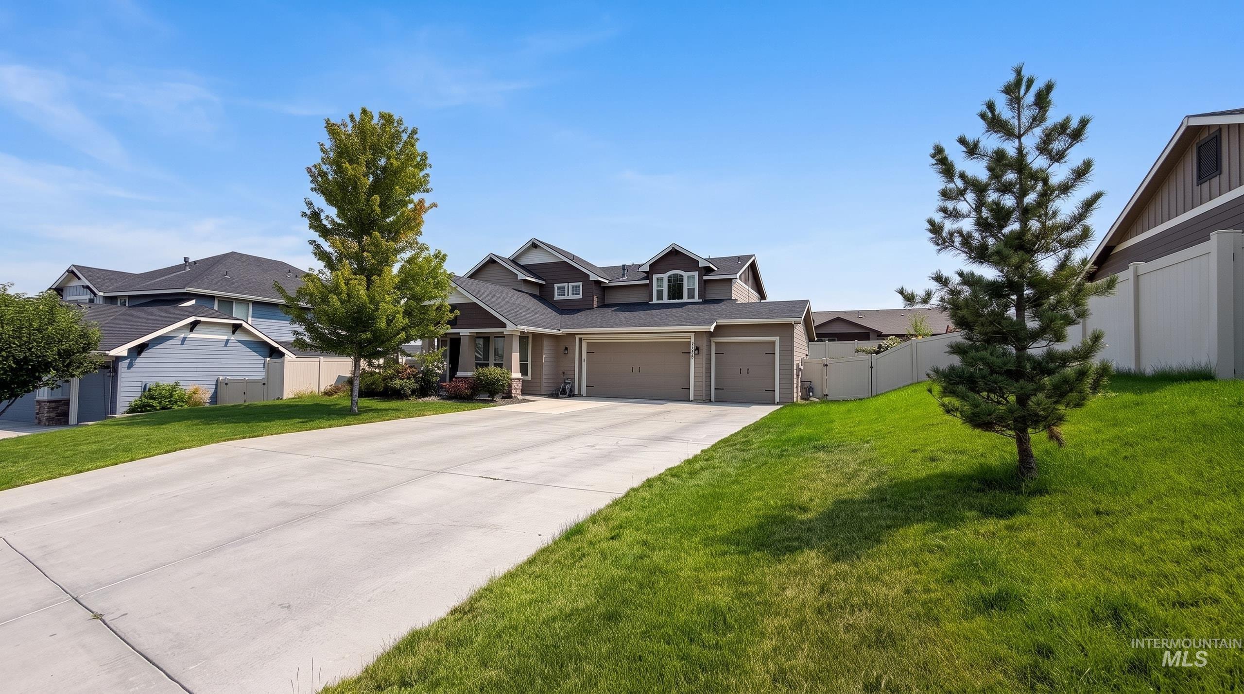 11127 W Troyer Dr Property Photo 3