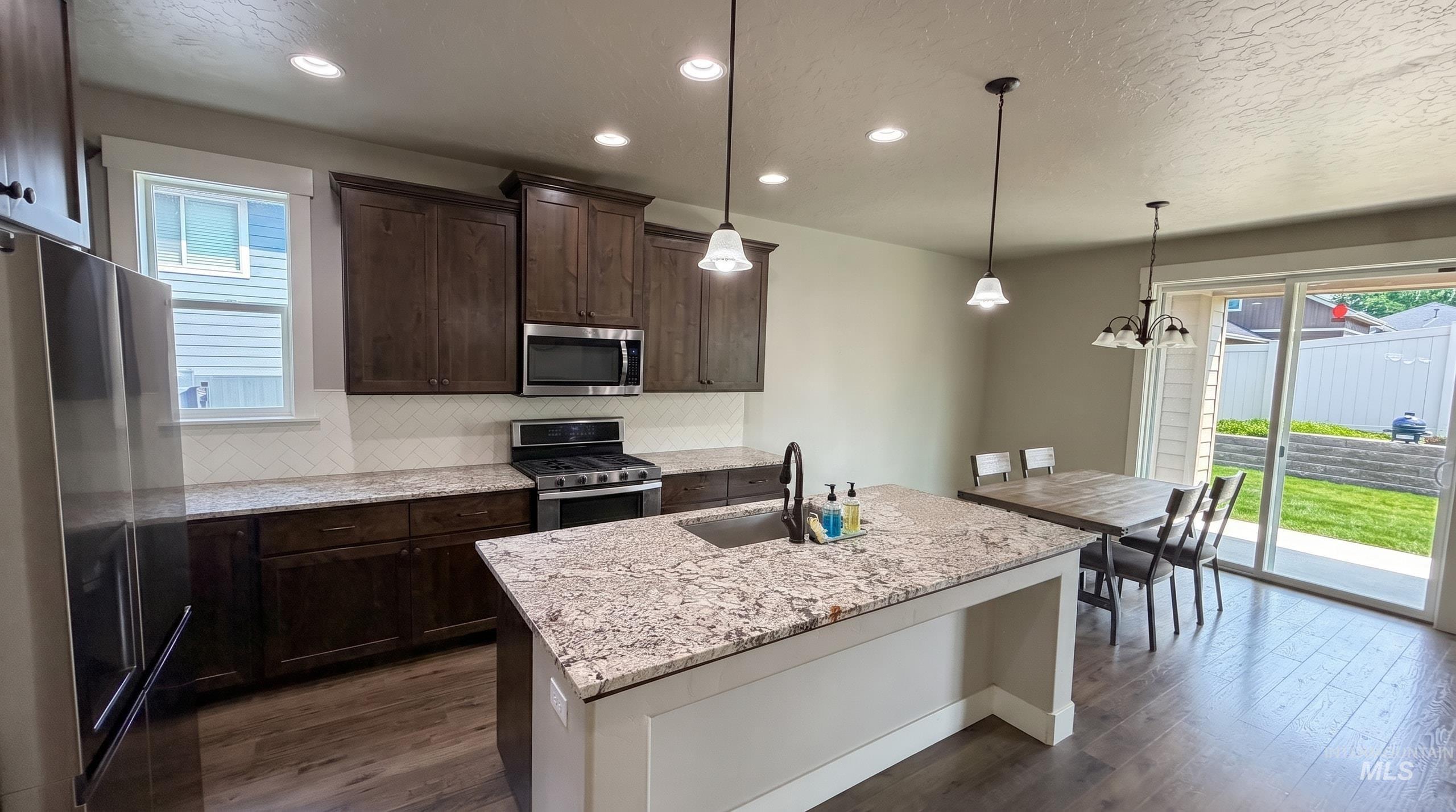 11127 W Troyer Dr Property Photo 5
