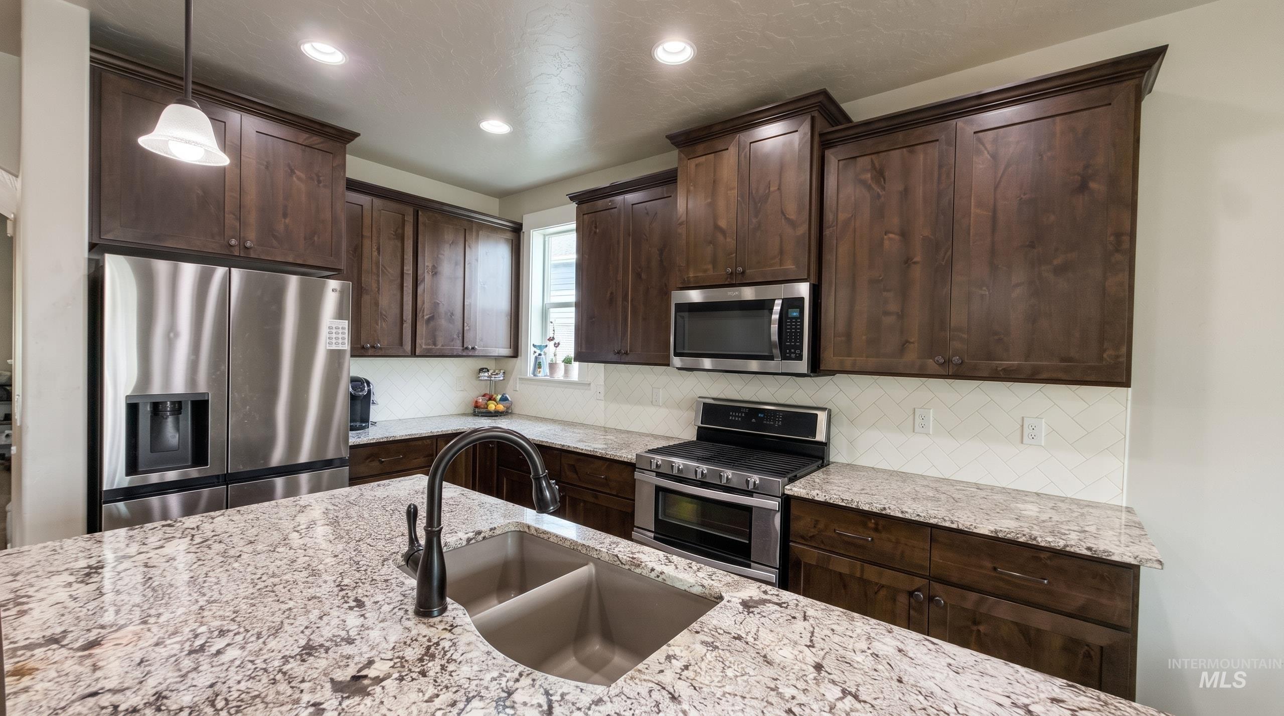 11127 W Troyer Dr Property Photo 6