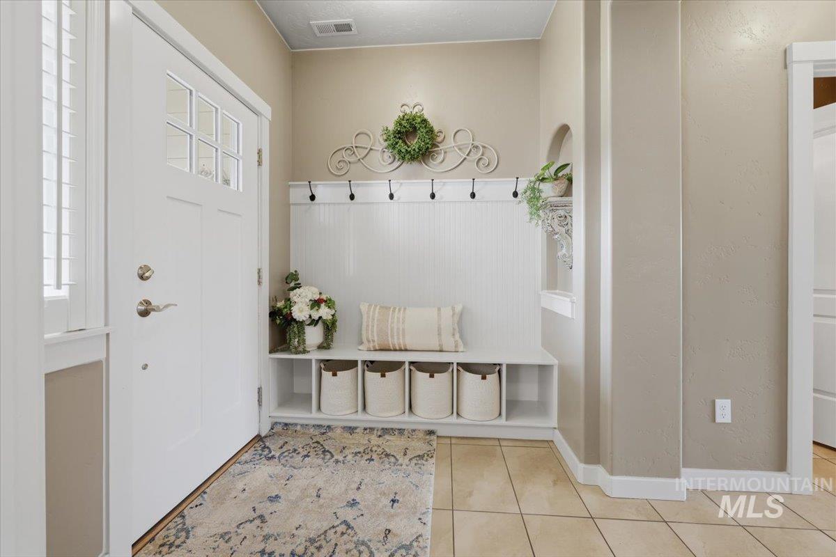 1181 W Creekbury Dr Property Photo 9