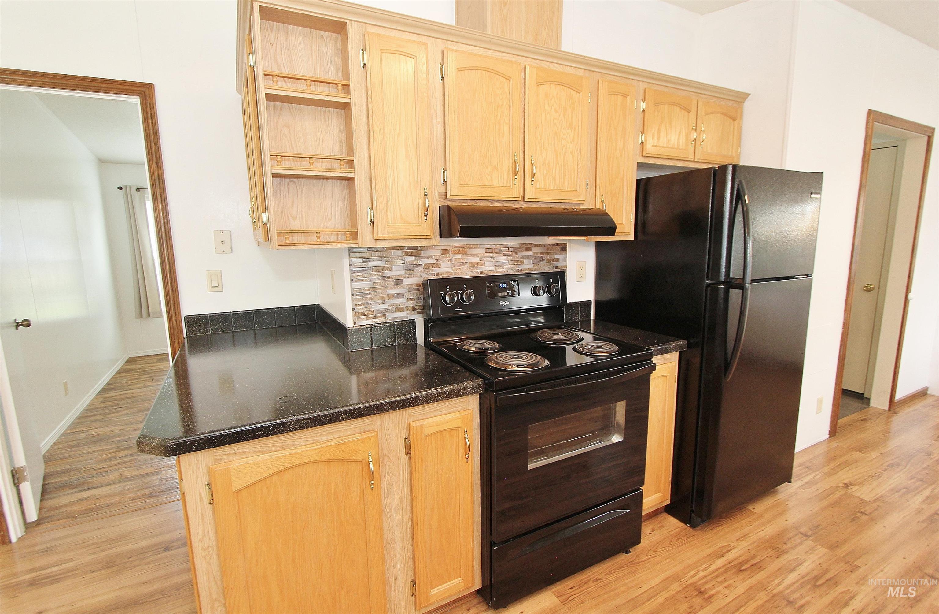 5153 W Cody Ln. Property Photo 7