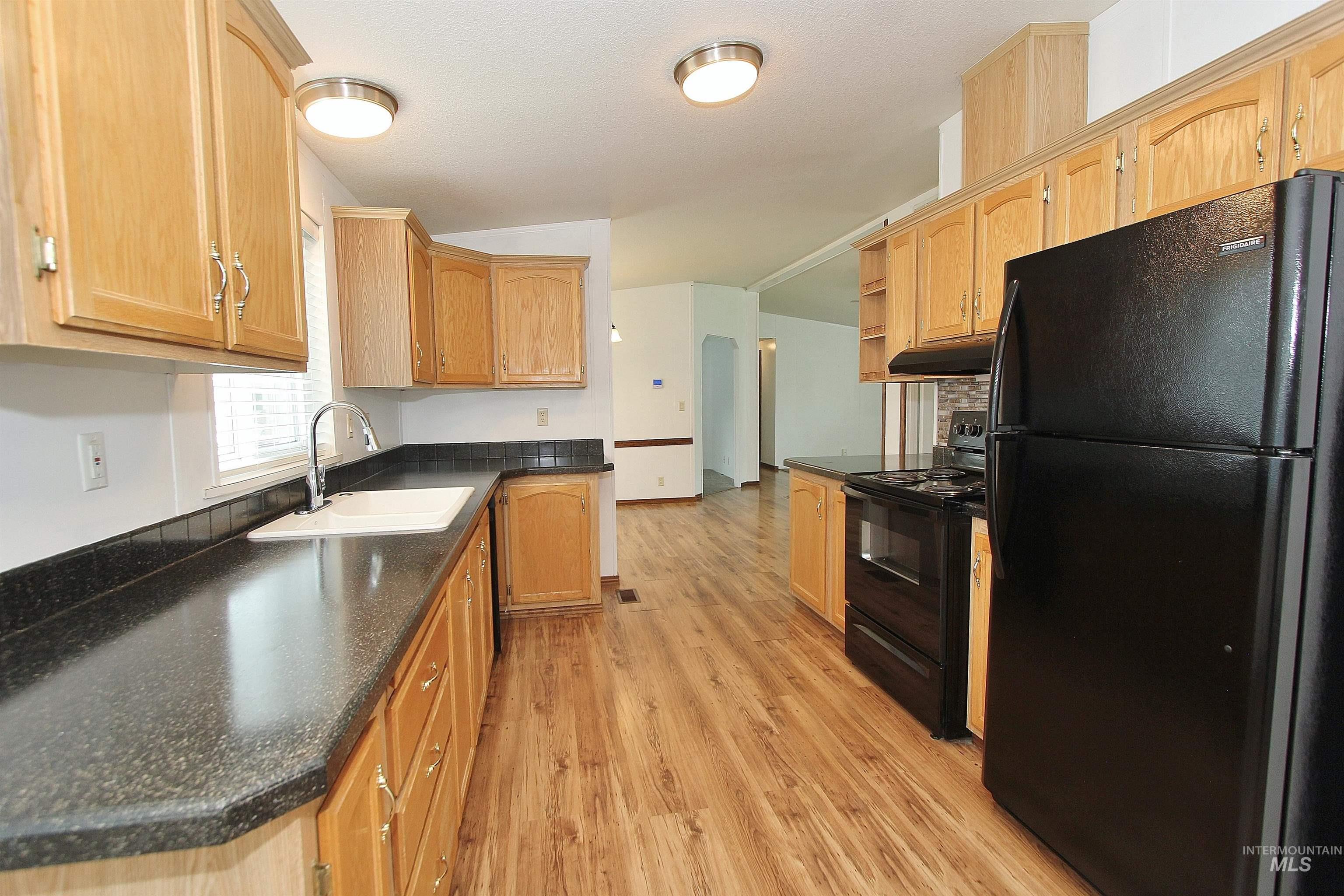 5153 W Cody Ln. Property Photo 9