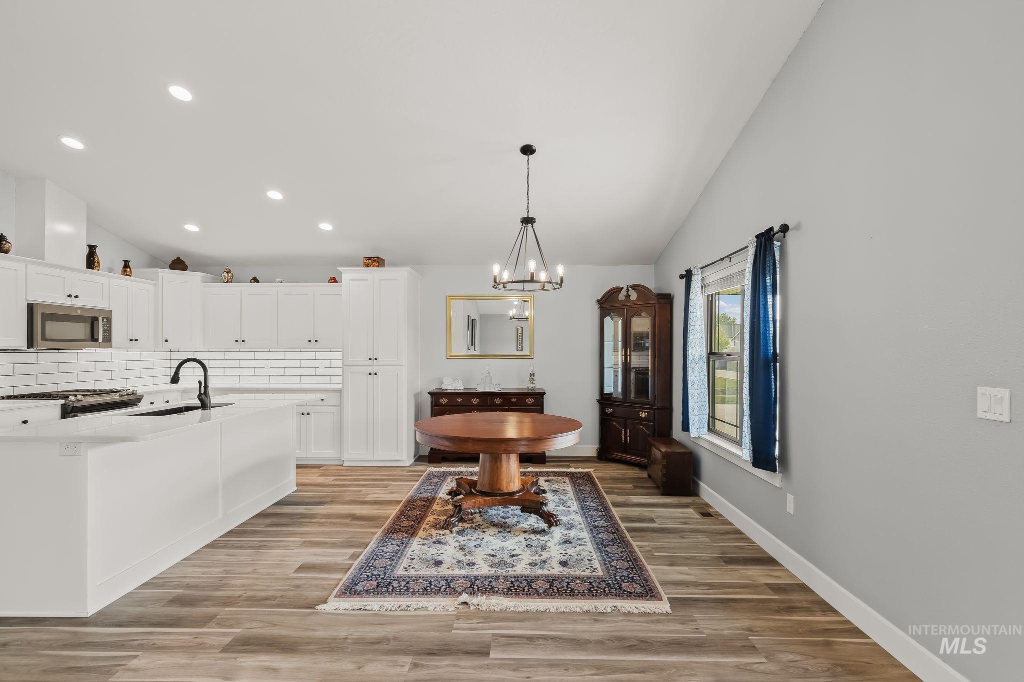 3215 Parkridge Way Property Photo 10