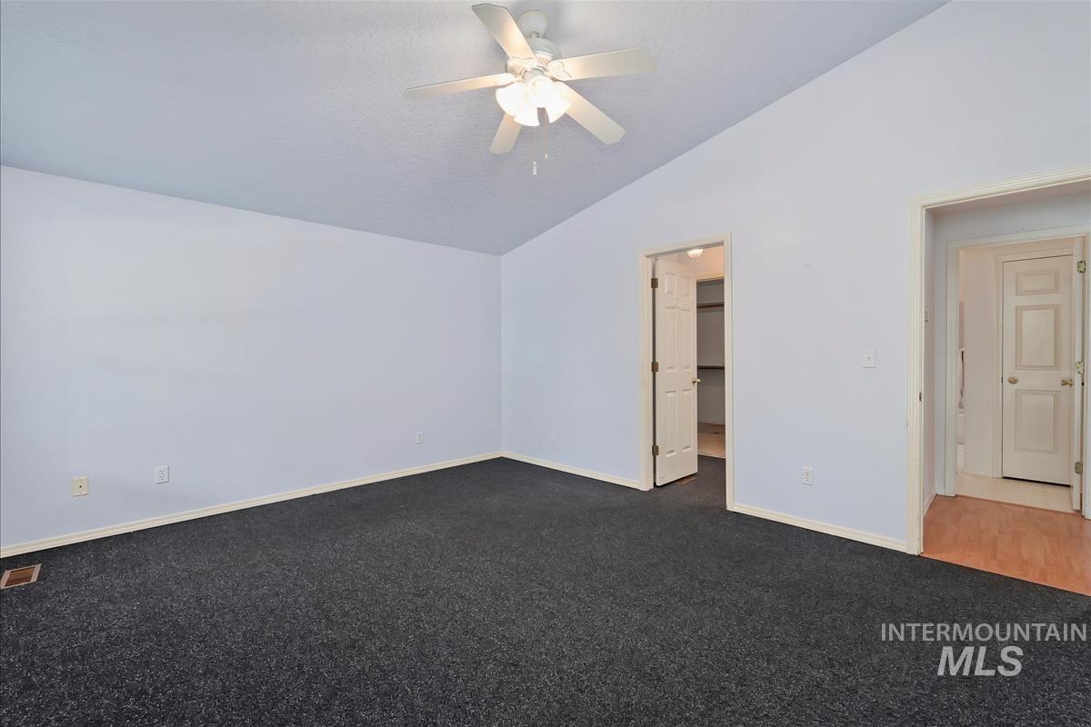 124 South Valley Dr Property Photo 17