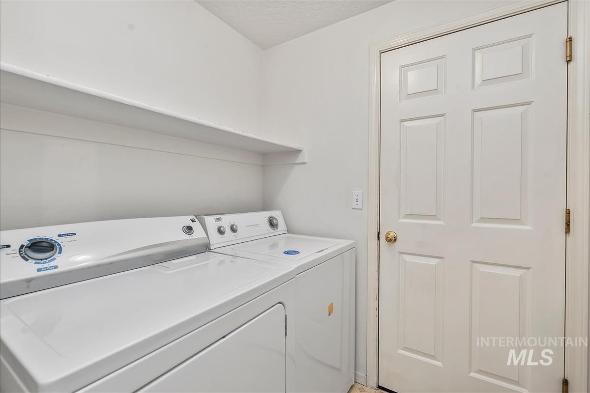 124 South Valley Dr Property Photo 24