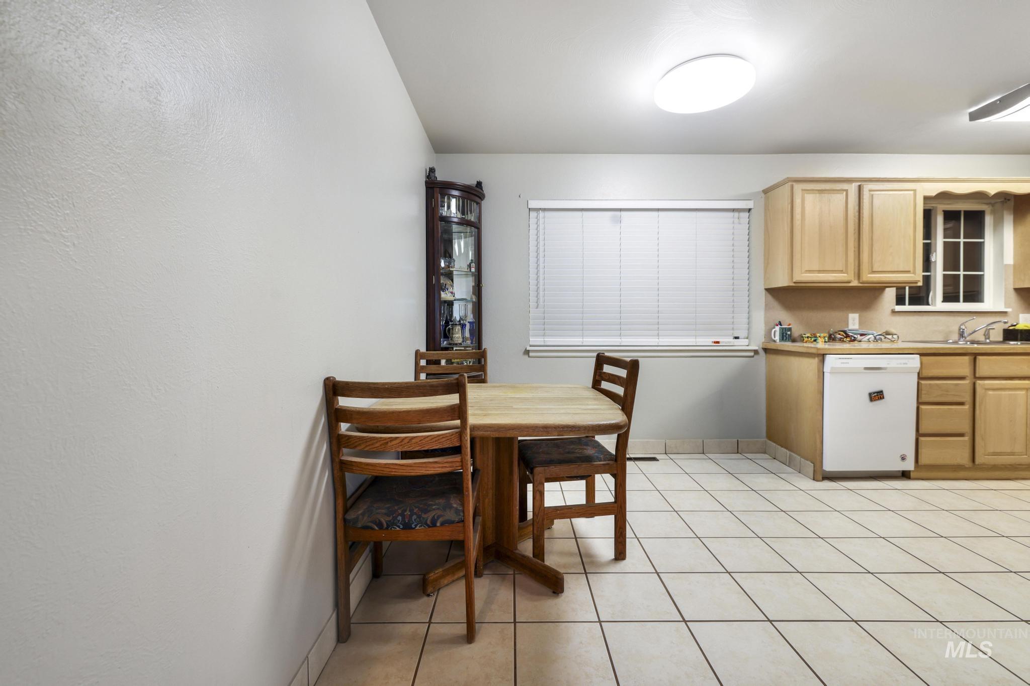 943 Del Mar Drive Property Photo 13