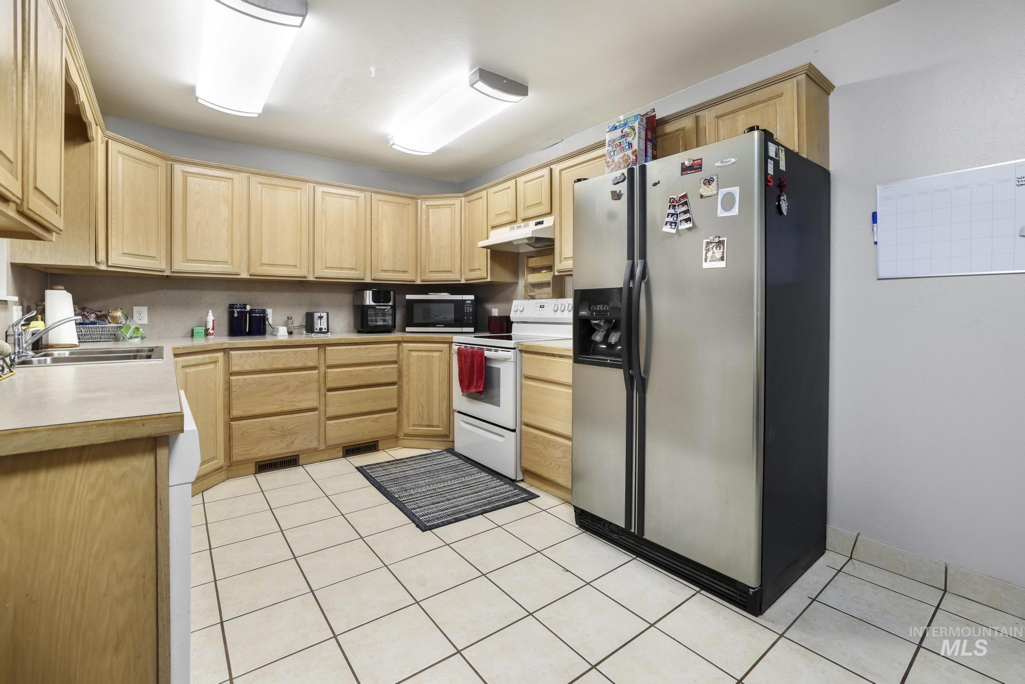 943 Del Mar Drive Property Photo 16