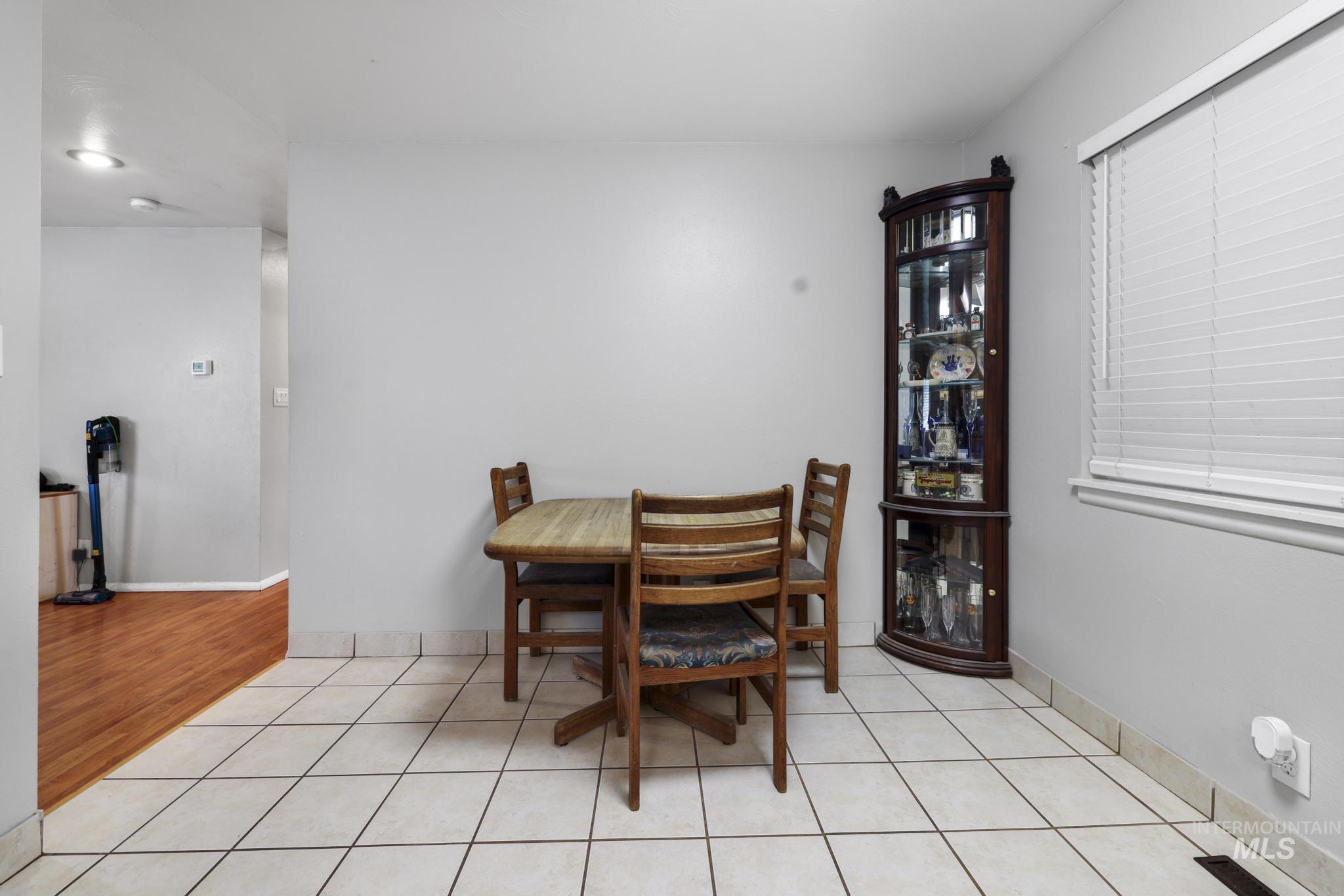 943 Del Mar Drive Property Photo 17
