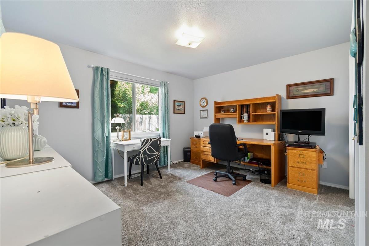 1860 N Aronmink Way Property Photo 23