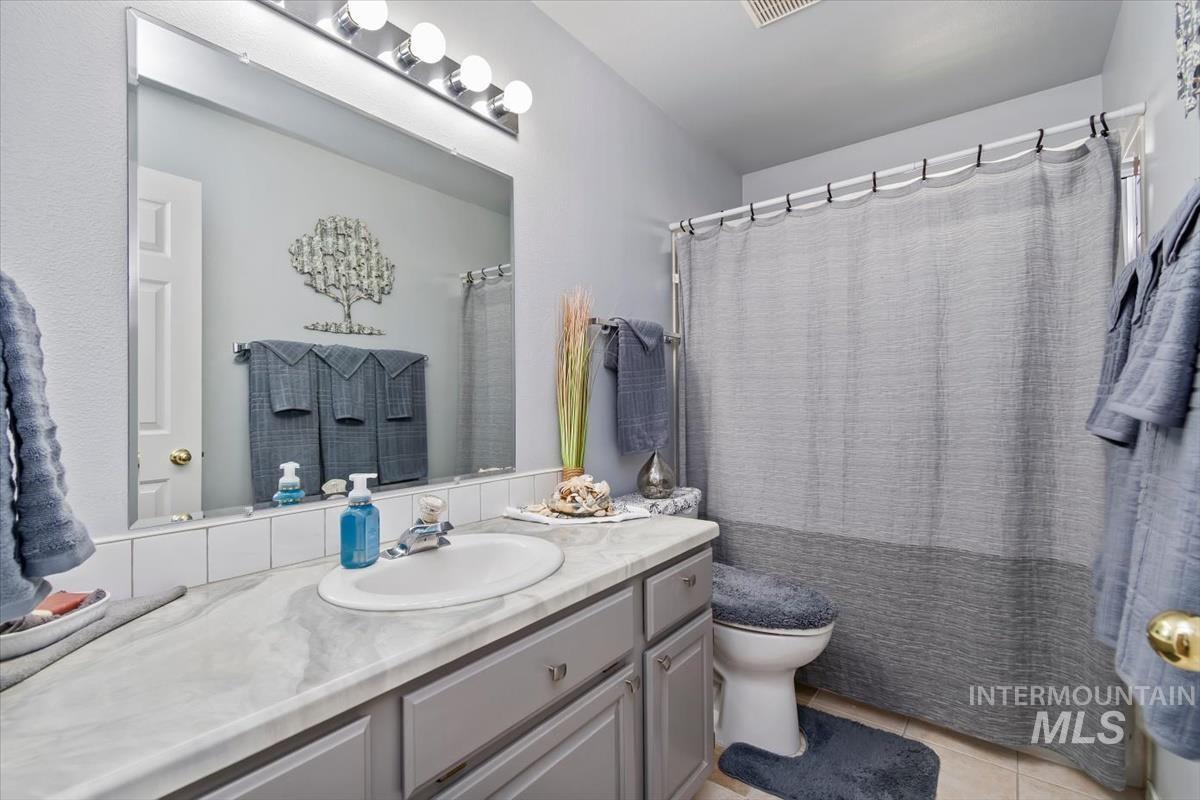 1860 N Aronmink Way Property Photo 24