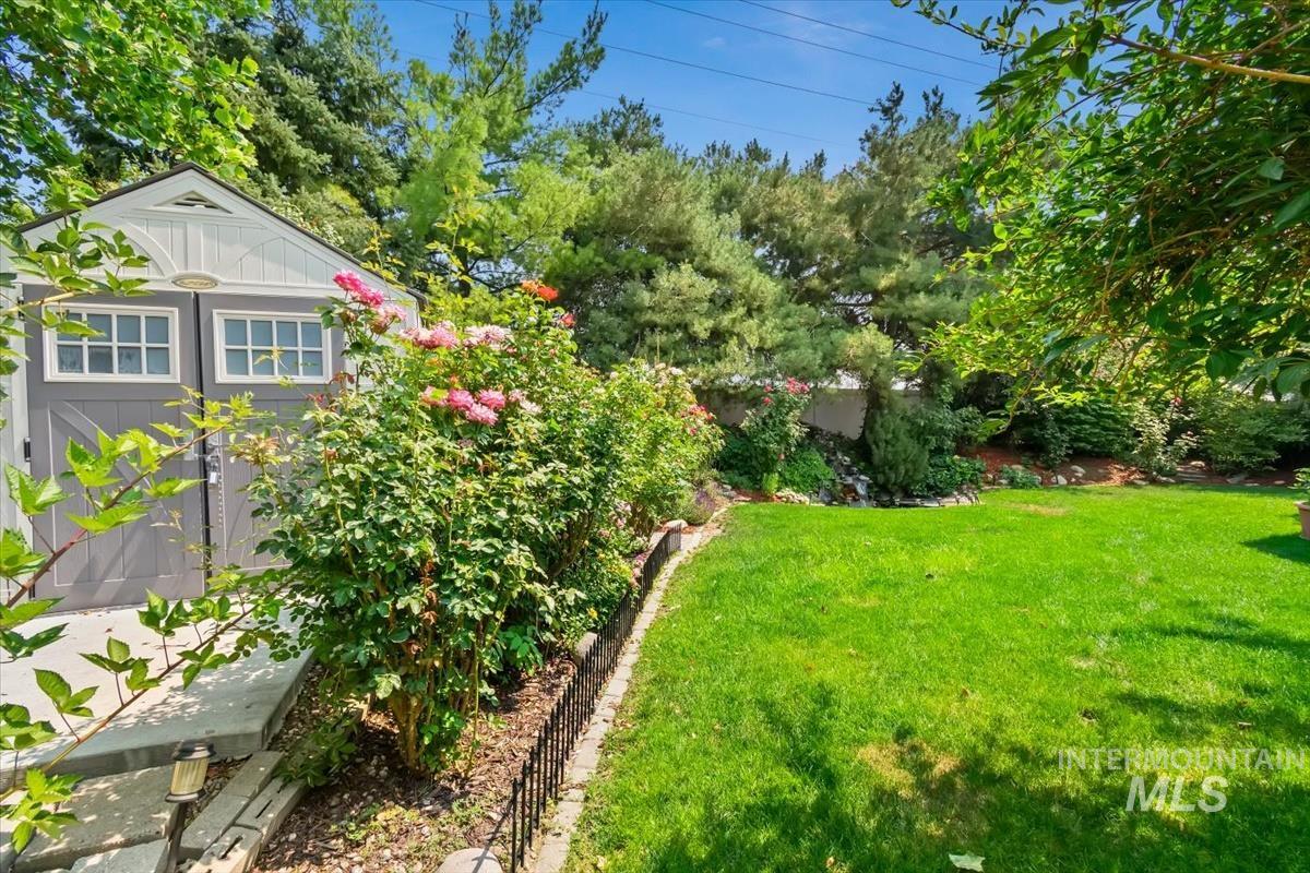 1860 N Aronmink Way Property Photo 35