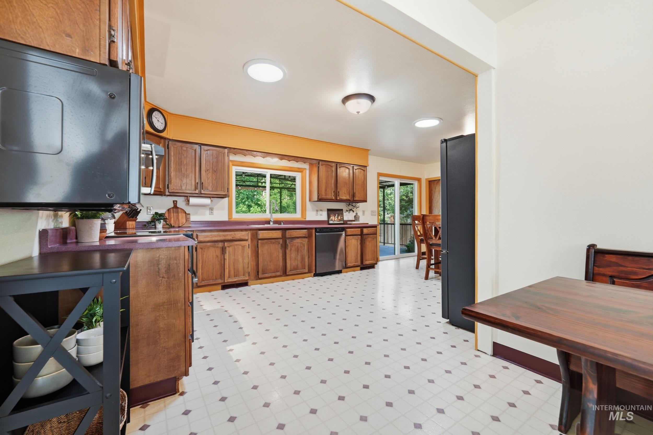 413 N Atlantic St. Property Photo 15
