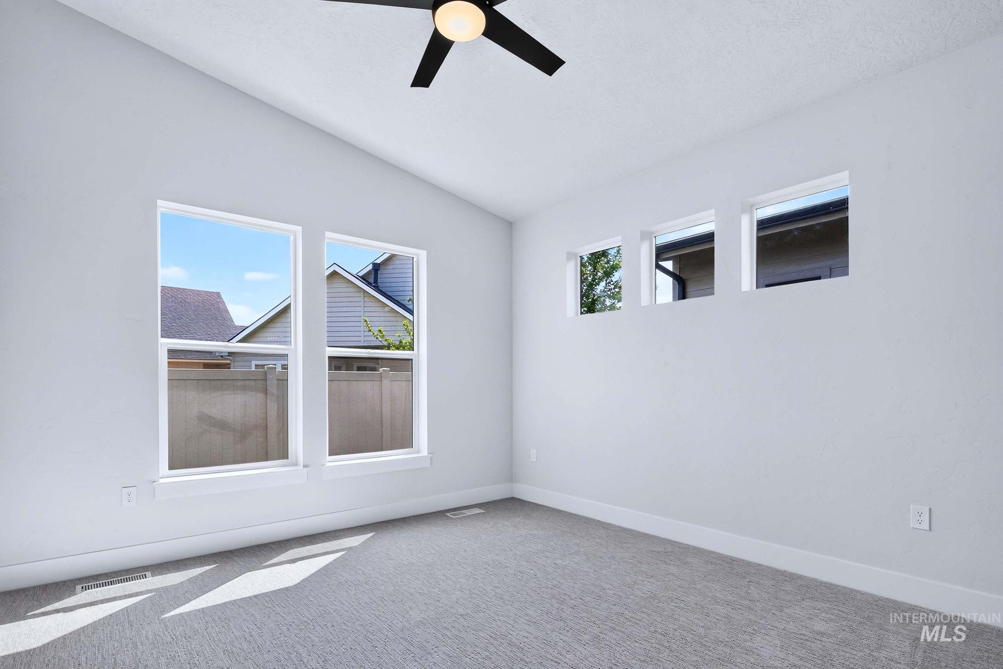 611 W Wrangler Property Photo 16