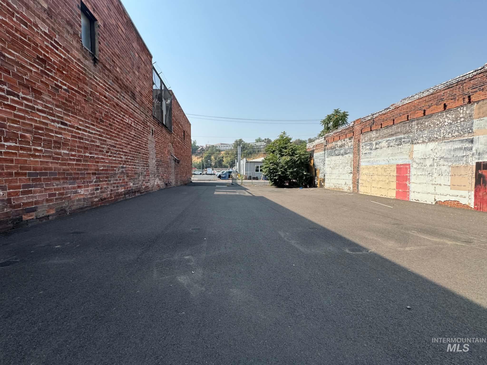 858 Main St Property Photo 1