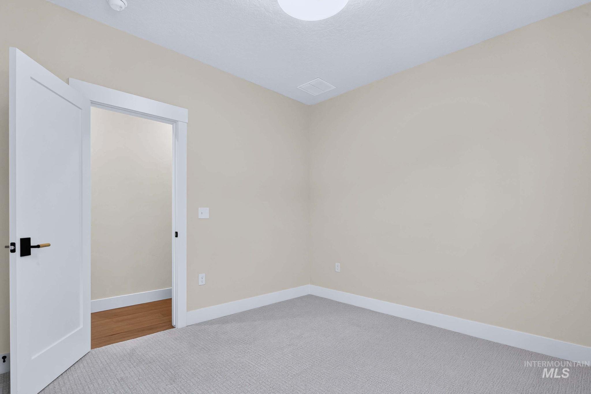 629 W Wrangler Property Photo 22